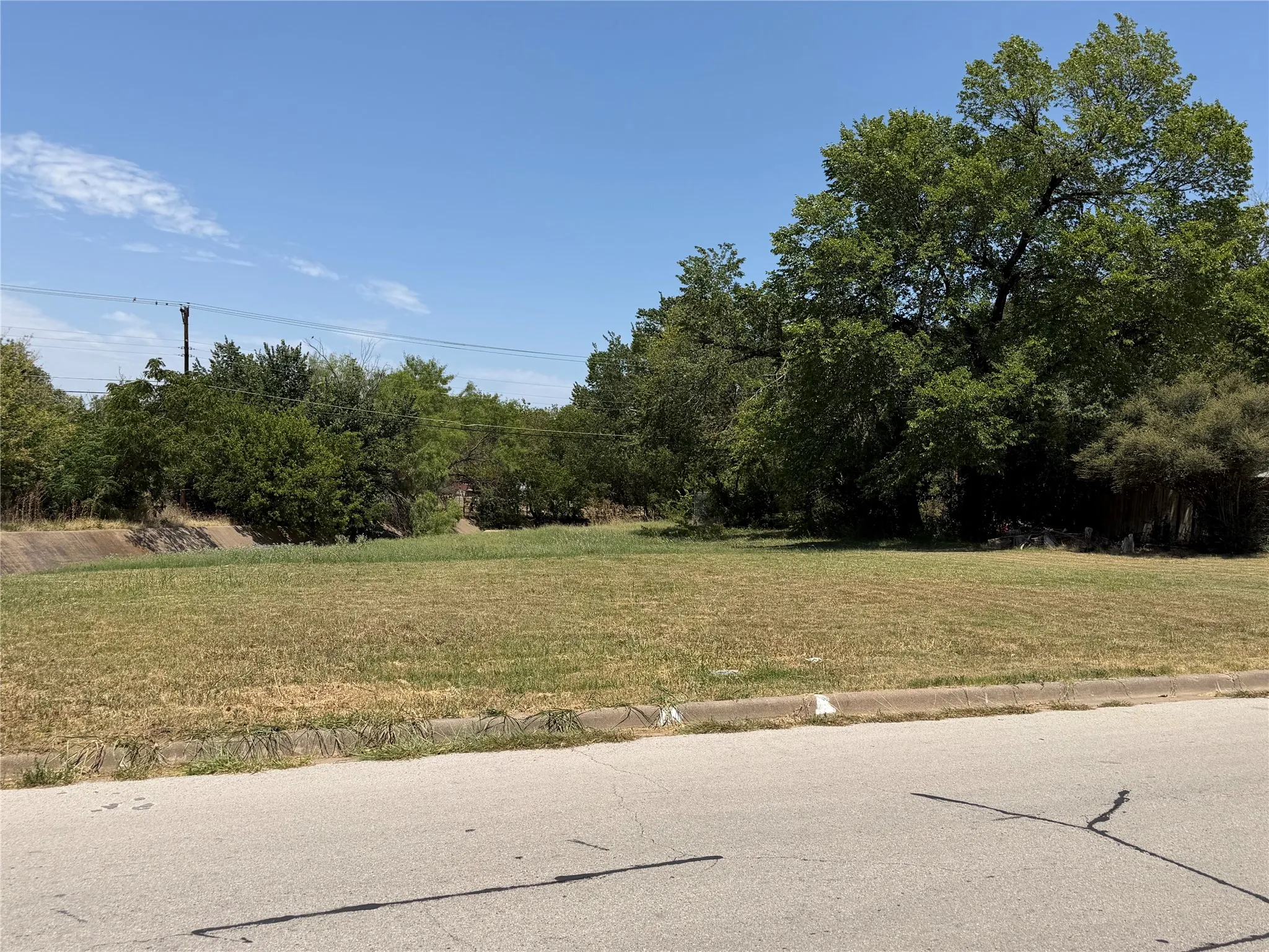 Improved Land For Sale in Tarrant County , 6541 Onyx Drive N, North Richland Hills, Texas 76180, 0, 0, Garage spaces, 0 Sqft, built in 0, Price $20,000, mls#21347346, Real Estate Agent in North Richland Hills, Homes For Sale in Tarrant county, Homes For Sale in North Richland Hills, Realtor in North Richland Hills Texas, Real Estate Brokerage Independent Realty Texas, Luminita Cordes Realtor