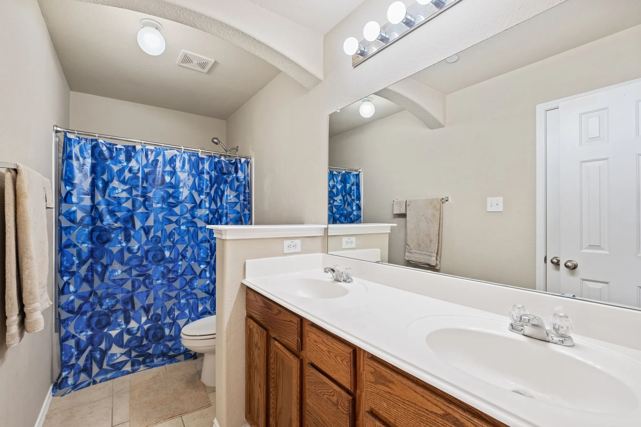 Townhouse For Rent in Collin County , 1160 Landon Lane, Allen, Texas 75013, 3 Bedroom, 3 Bathroom, 2 Garage spaces, 1,682 Sqft, built in 2007, mls#21350737, Real Estate Agent in Allen, Homes For Rent in Collin county, Homes For Rent in Allen, Realtor in Allen Texas, Real Estate Brokerage Independent Realty Texas, Luminita Cordes Realtor