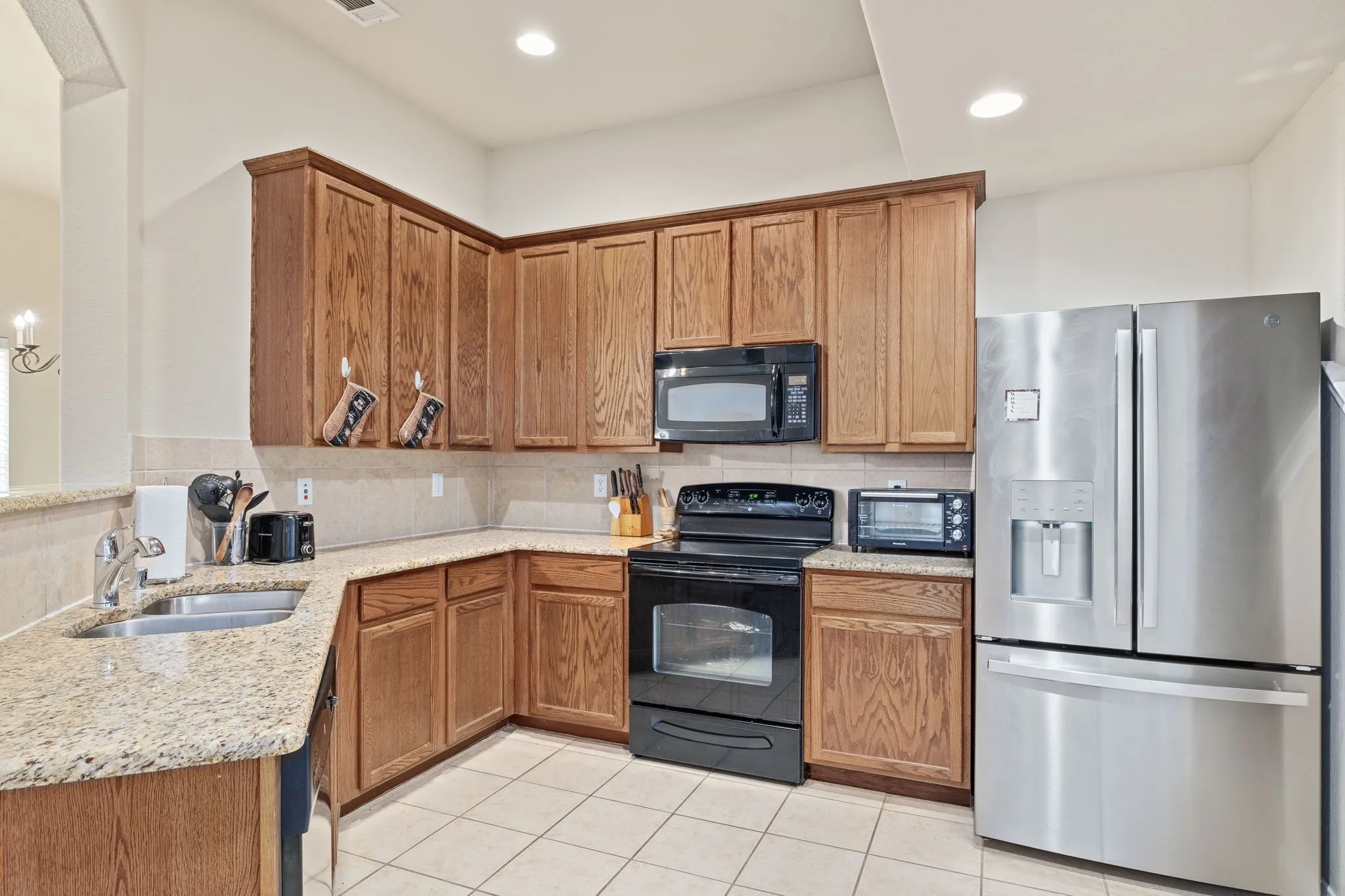 Townhouse For Rent in Collin County , 1160 Landon Lane, Allen, Texas 75013, 3 Bedroom, 3 Bathroom, 2 Garage spaces, 1,682 Sqft, built in 2007, mls#21350737, Real Estate Agent in Allen, Homes For Rent in Collin county, Homes For Rent in Allen, Realtor in Allen Texas, Real Estate Brokerage Independent Realty Texas, Luminita Cordes Realtor