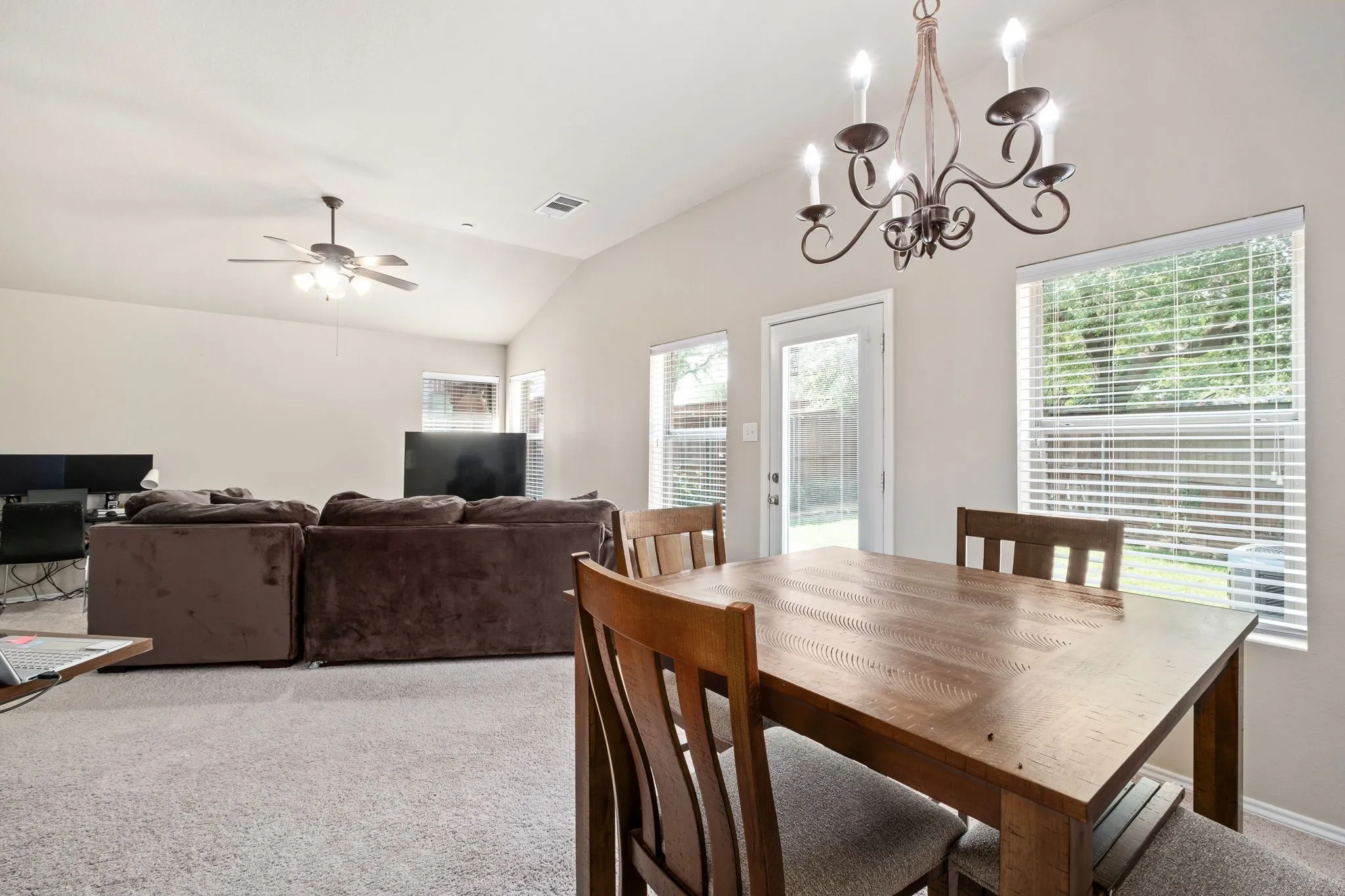 Townhouse For Rent in Collin County , 1160 Landon Lane, Allen, Texas 75013, 3 Bedroom, 3 Bathroom, 2 Garage spaces, 1,682 Sqft, built in 2007, mls#21350737, Real Estate Agent in Allen, Homes For Rent in Collin county, Homes For Rent in Allen, Realtor in Allen Texas, Real Estate Brokerage Independent Realty Texas, Luminita Cordes Realtor