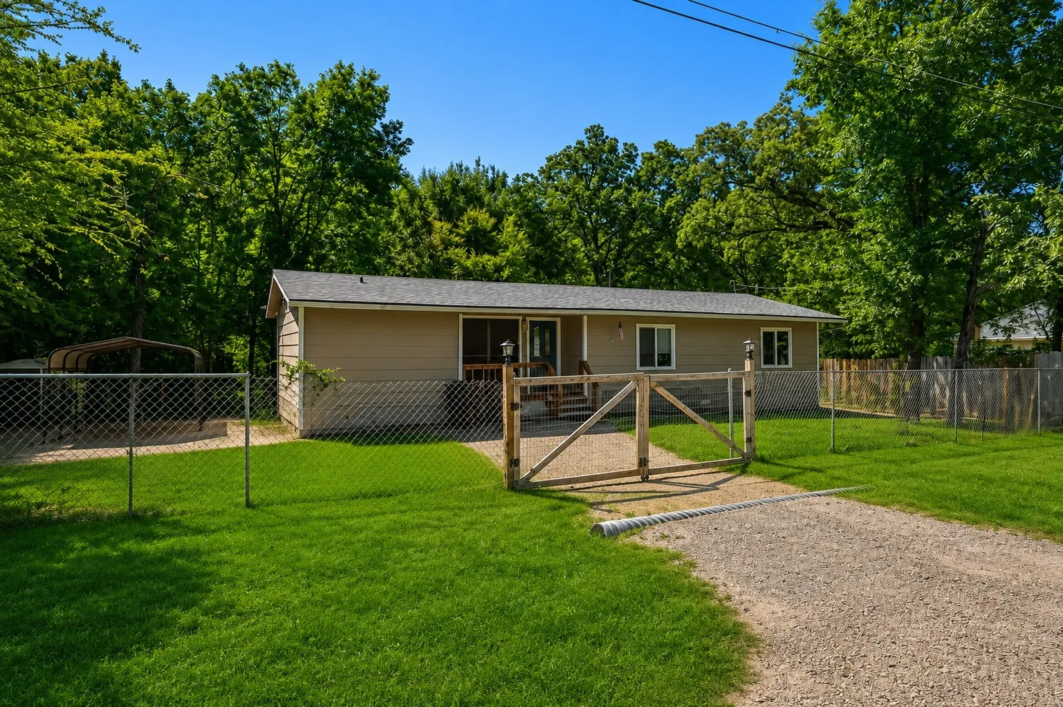 Single Family Residence For Sale in Henderson County , 120 Garner Drive, Mabank, Texas 75156, 3 Bedroom, 2 Bathroom, Garage spaces, 1,375 Sqft, built in 2018, mls#21350734, Real Estate Agent in Mabank, Homes For Sale in Henderson county, Homes For Sale in Mabank, Realtor in Mabank Texas, Real Estate Brokerage Independent Realty Texas, Luminita Cordes Realtor