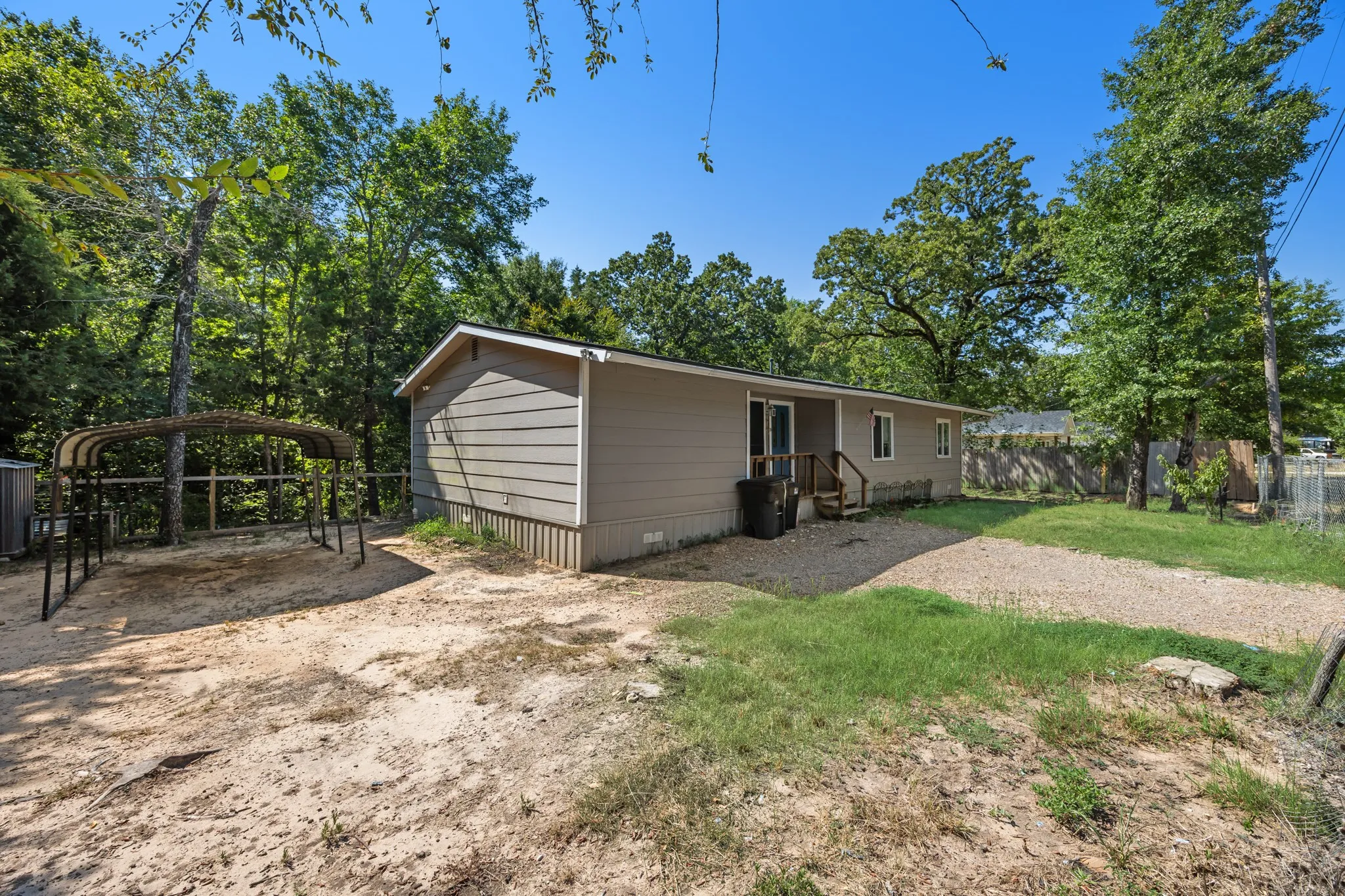Single Family Residence For Sale in Henderson County , 120 Garner Drive, Mabank, Texas 75156, 3 Bedroom, 2 Bathroom, Garage spaces, 1,375 Sqft, built in 2018, mls#21350734, Real Estate Agent in Mabank, Homes For Sale in Henderson county, Homes For Sale in Mabank, Realtor in Mabank Texas, Real Estate Brokerage Independent Realty Texas, Luminita Cordes Realtor