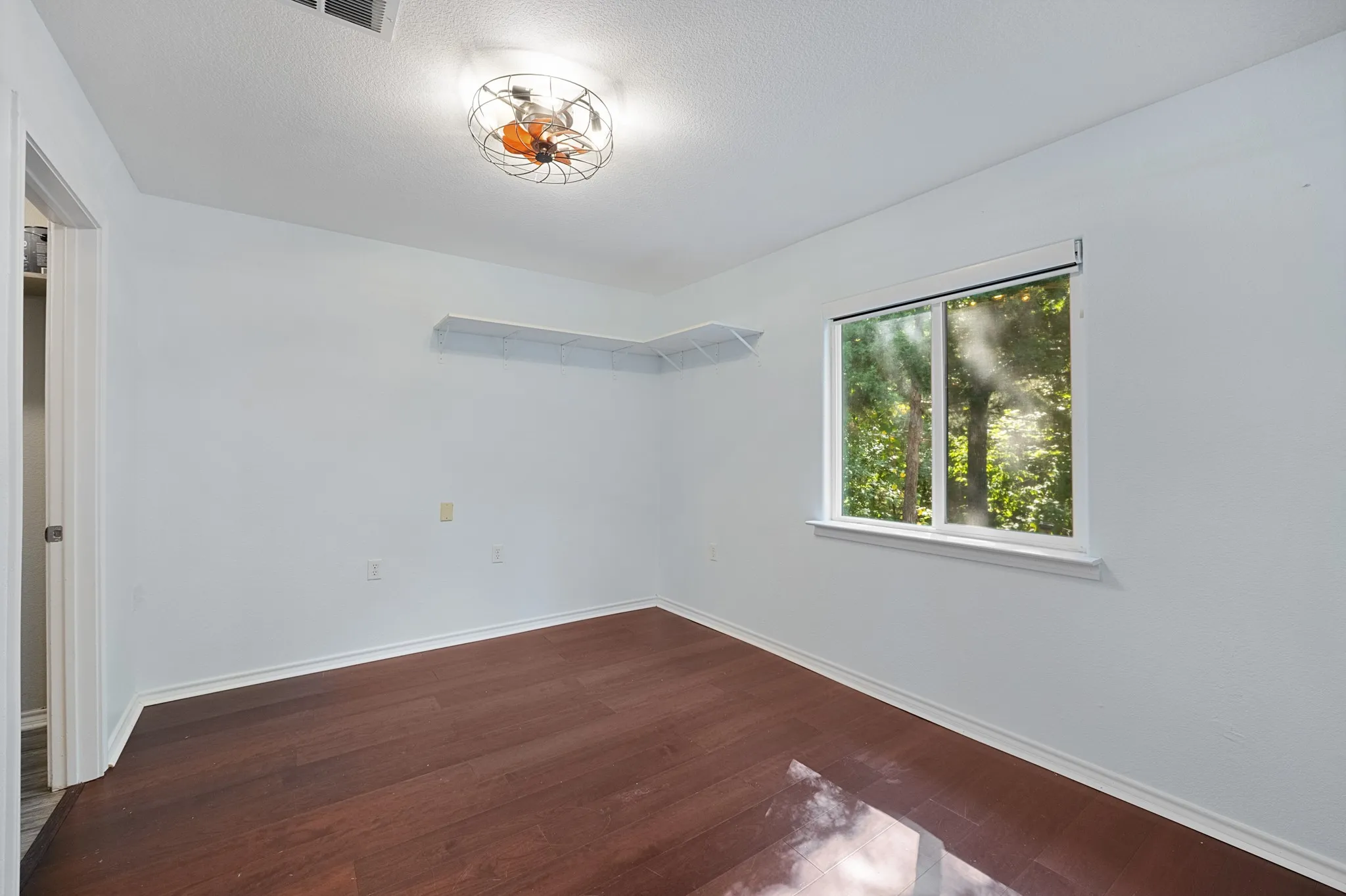 Single Family Residence For Sale in Henderson County , 120 Garner Drive, Mabank, Texas 75156, 3 Bedroom, 2 Bathroom, Garage spaces, 1,375 Sqft, built in 2018, mls#21350734, Real Estate Agent in Mabank, Homes For Sale in Henderson county, Homes For Sale in Mabank, Realtor in Mabank Texas, Real Estate Brokerage Independent Realty Texas, Luminita Cordes Realtor