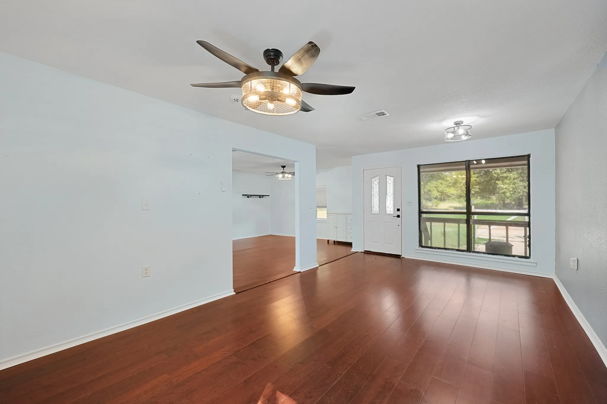 Single Family Residence For Sale in Henderson County , 120 Garner Drive, Mabank, Texas 75156, 3 Bedroom, 2 Bathroom, Garage spaces, 1,375 Sqft, built in 2018, mls#21350734, Real Estate Agent in Mabank, Homes For Sale in Henderson county, Homes For Sale in Mabank, Realtor in Mabank Texas, Real Estate Brokerage Independent Realty Texas, Luminita Cordes Realtor