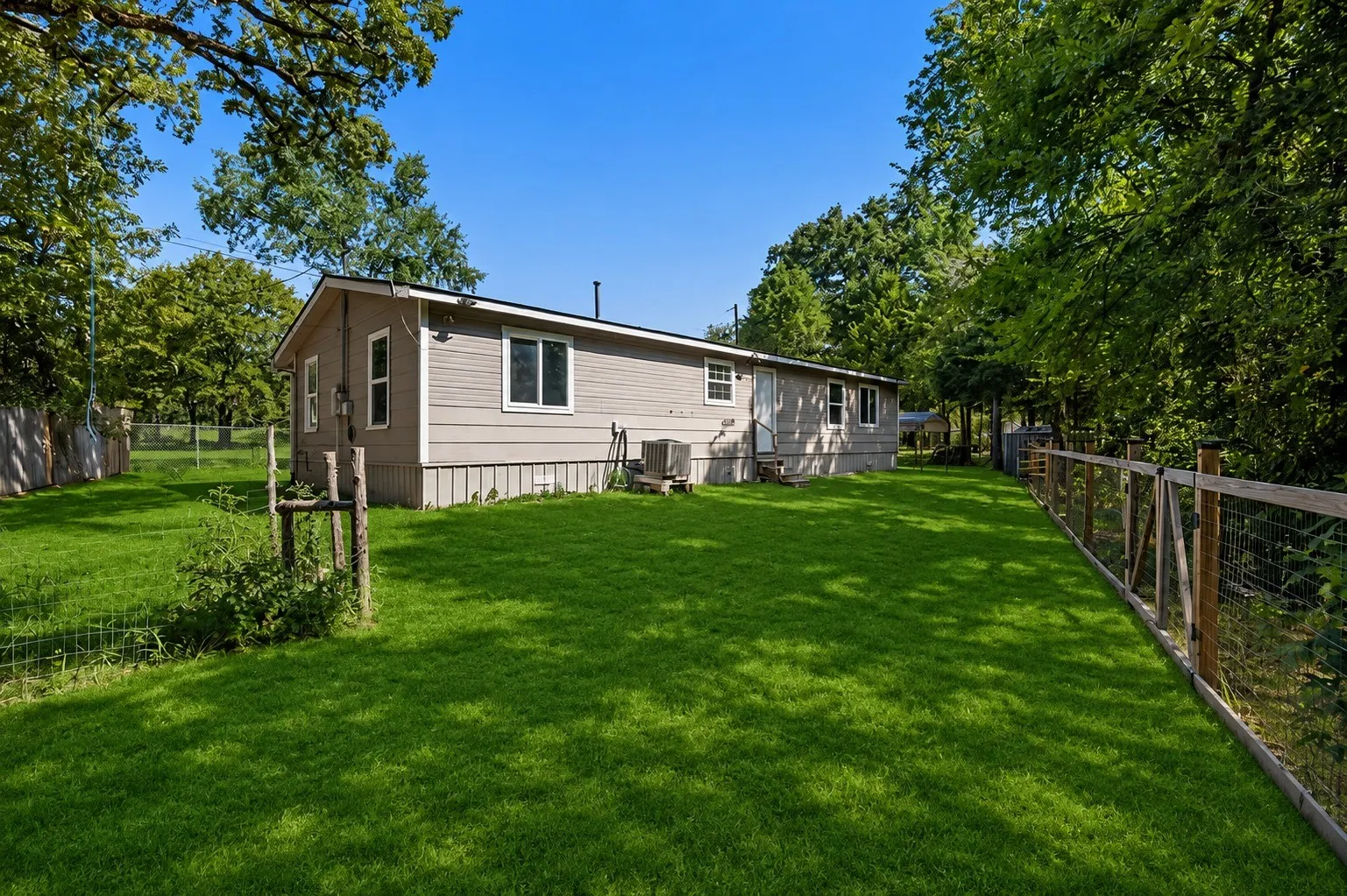 Single Family Residence For Sale in Henderson County , 120 Garner Drive, Mabank, Texas 75156, 3 Bedroom, 2 Bathroom, Garage spaces, 1,375 Sqft, built in 2018, mls#21350734, Real Estate Agent in Mabank, Homes For Sale in Henderson county, Homes For Sale in Mabank, Realtor in Mabank Texas, Real Estate Brokerage Independent Realty Texas, Luminita Cordes Realtor