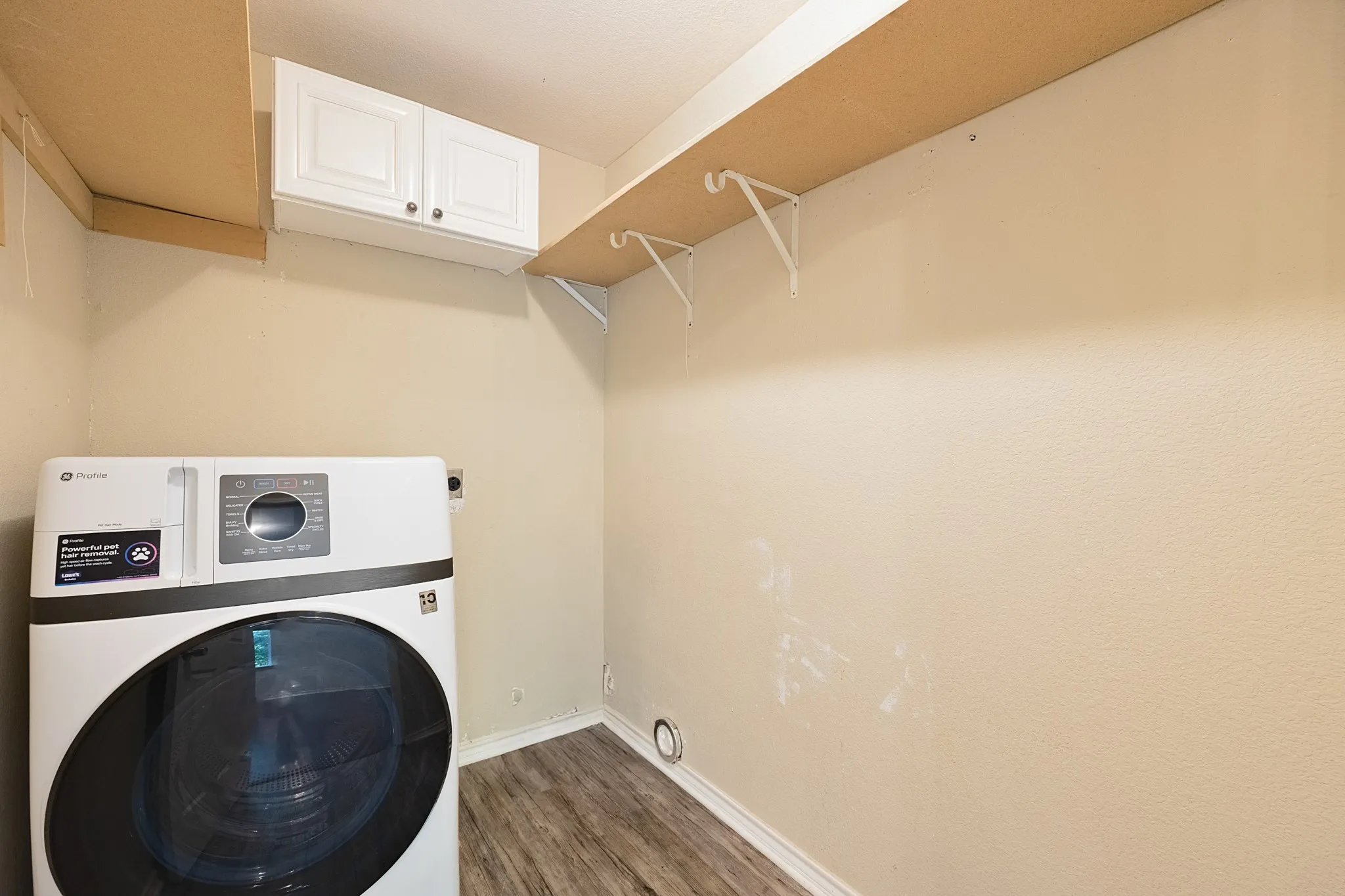 Single Family Residence For Sale in Henderson County , 120 Garner Drive, Mabank, Texas 75156, 3 Bedroom, 2 Bathroom, Garage spaces, 1,375 Sqft, built in 2018, mls#21350734, Real Estate Agent in Mabank, Homes For Sale in Henderson county, Homes For Sale in Mabank, Realtor in Mabank Texas, Real Estate Brokerage Independent Realty Texas, Luminita Cordes Realtor