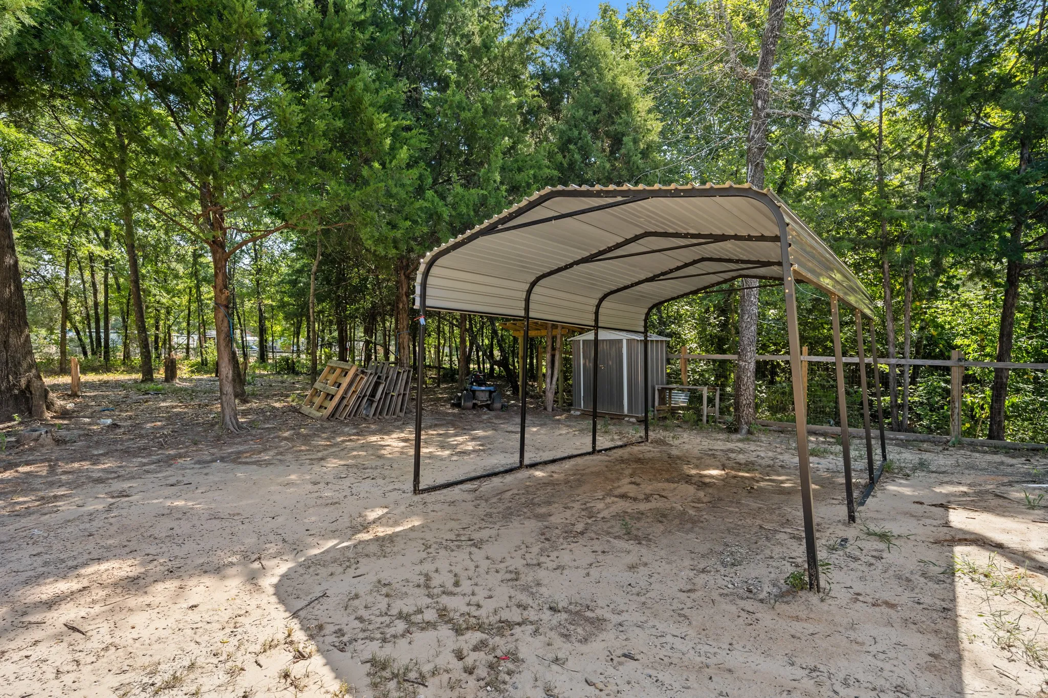 Single Family Residence For Sale in Henderson County , 120 Garner Drive, Mabank, Texas 75156, 3 Bedroom, 2 Bathroom, Garage spaces, 1,375 Sqft, built in 2018, mls#21350734, Real Estate Agent in Mabank, Homes For Sale in Henderson county, Homes For Sale in Mabank, Realtor in Mabank Texas, Real Estate Brokerage Independent Realty Texas, Luminita Cordes Realtor
