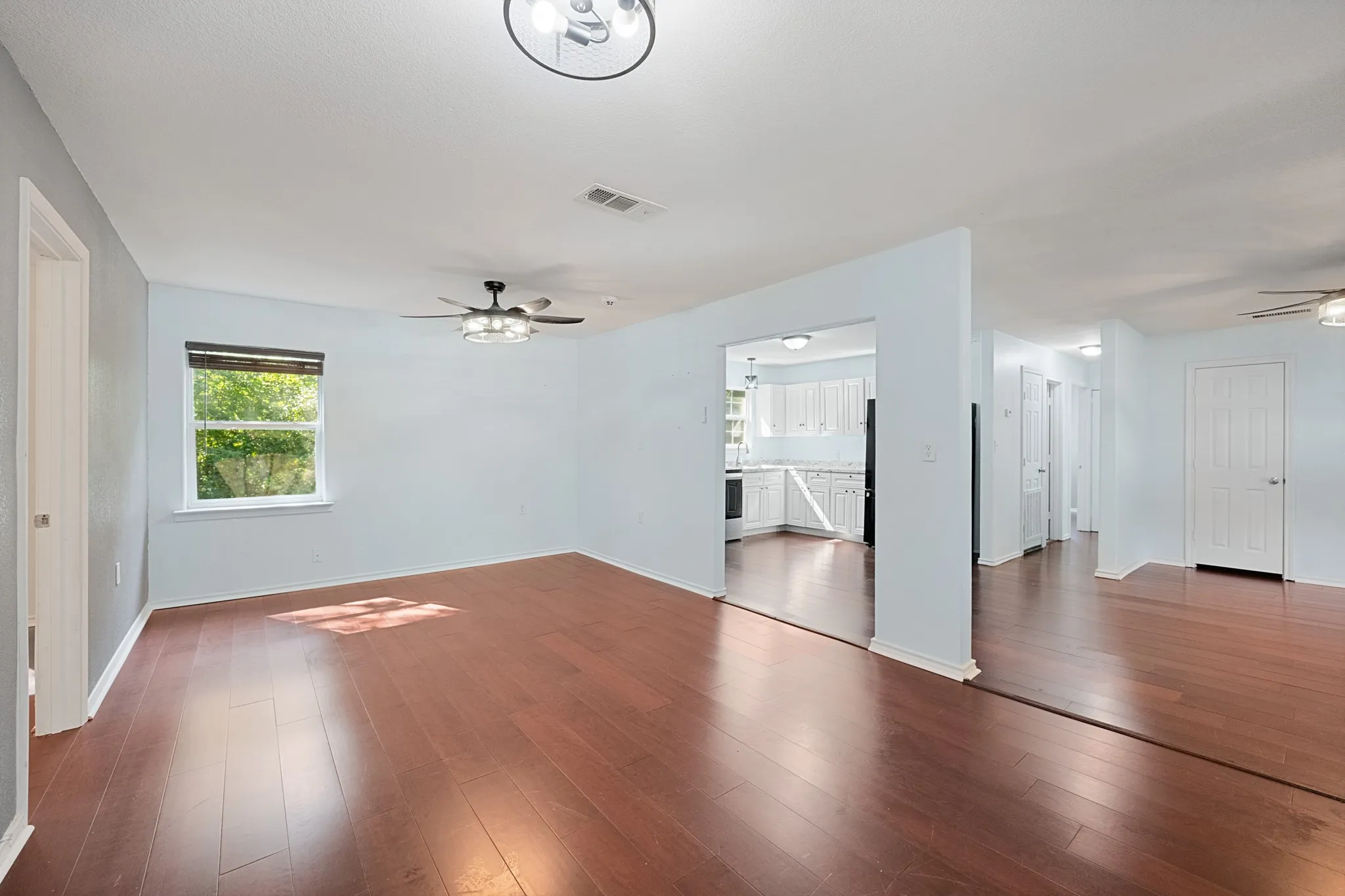 Single Family Residence For Sale in Henderson County , 120 Garner Drive, Mabank, Texas 75156, 3 Bedroom, 2 Bathroom, Garage spaces, 1,375 Sqft, built in 2018, mls#21350734, Real Estate Agent in Mabank, Homes For Sale in Henderson county, Homes For Sale in Mabank, Realtor in Mabank Texas, Real Estate Brokerage Independent Realty Texas, Luminita Cordes Realtor