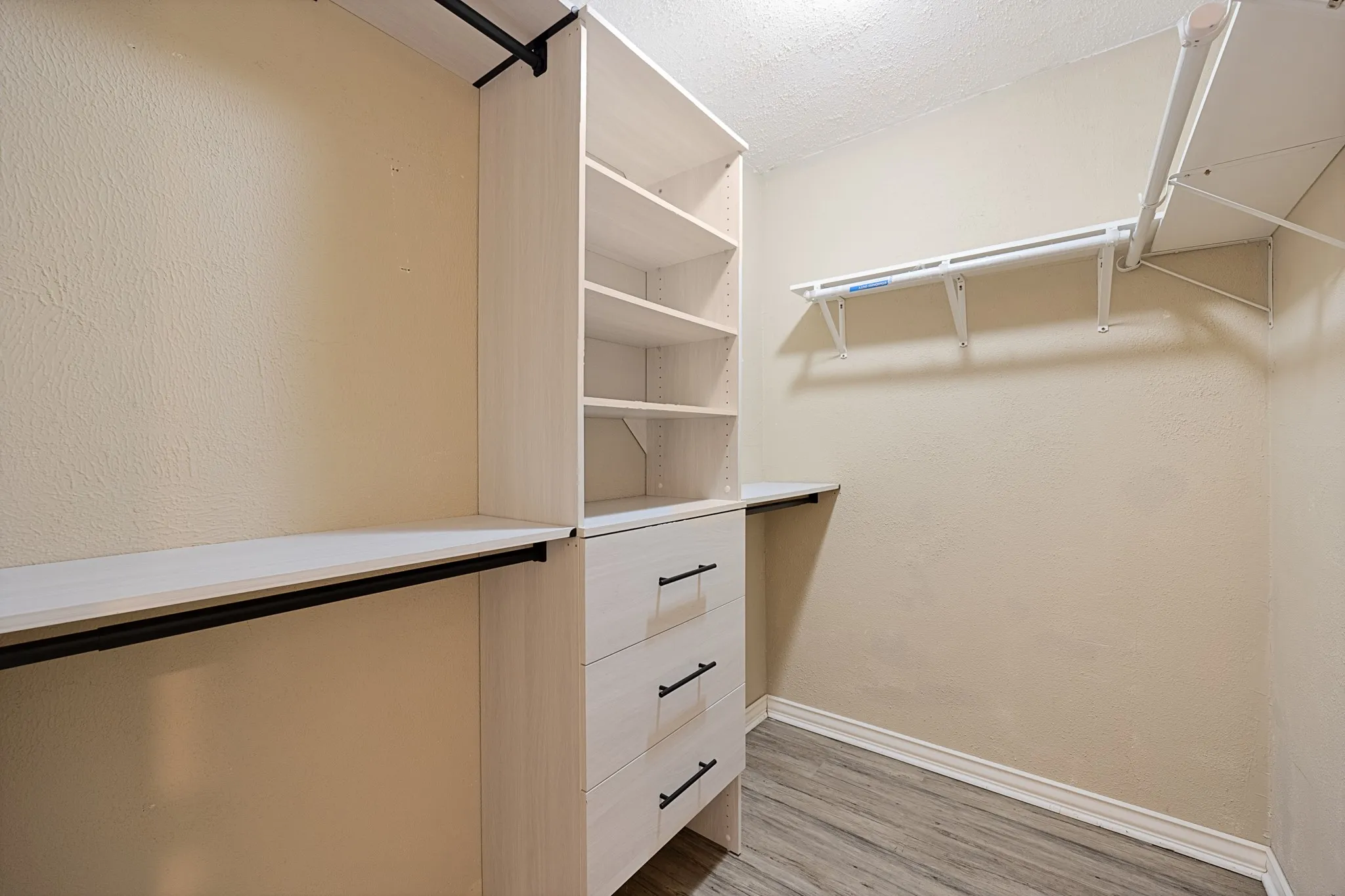 Single Family Residence For Sale in Henderson County , 120 Garner Drive, Mabank, Texas 75156, 3 Bedroom, 2 Bathroom, Garage spaces, 1,375 Sqft, built in 2018, mls#21350734, Real Estate Agent in Mabank, Homes For Sale in Henderson county, Homes For Sale in Mabank, Realtor in Mabank Texas, Real Estate Brokerage Independent Realty Texas, Luminita Cordes Realtor