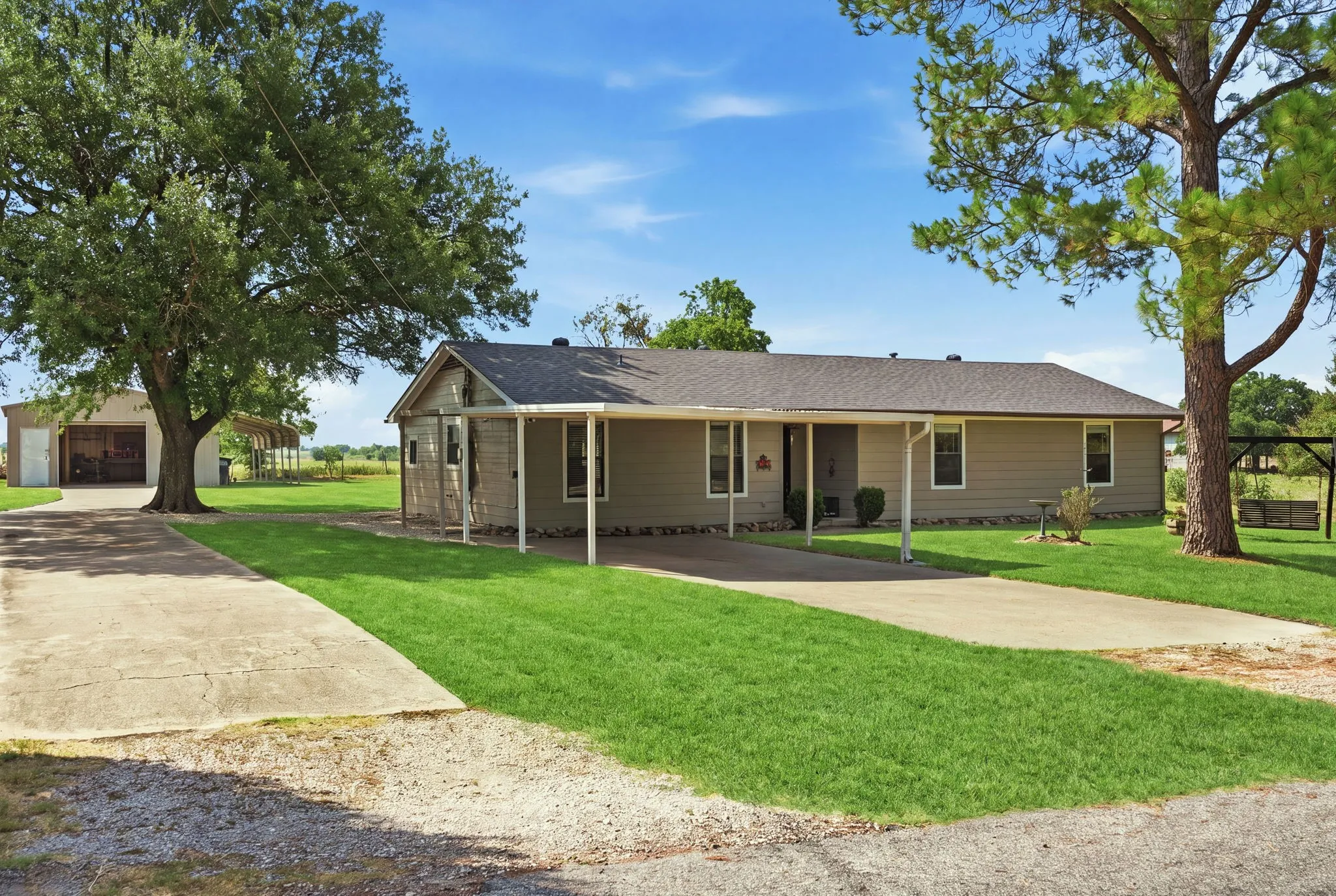 Single Family Residence For Sale in Rockwall County , 191 Klutts Drive, Mclendon Chisholm, Texas 75032, 3 Bedroom, 2 Bathroom, 2 Garage spaces, 1,791 Sqft, built in 1987, mls#21347911, Real Estate Agent in Mclendon Chisholm, Homes For Sale in Rockwall county, Homes For Sale in Mclendon Chisholm, Realtor in Mclendon Chisholm Texas, Real Estate Brokerage Independent Realty Texas, Luminita Cordes Realtor
