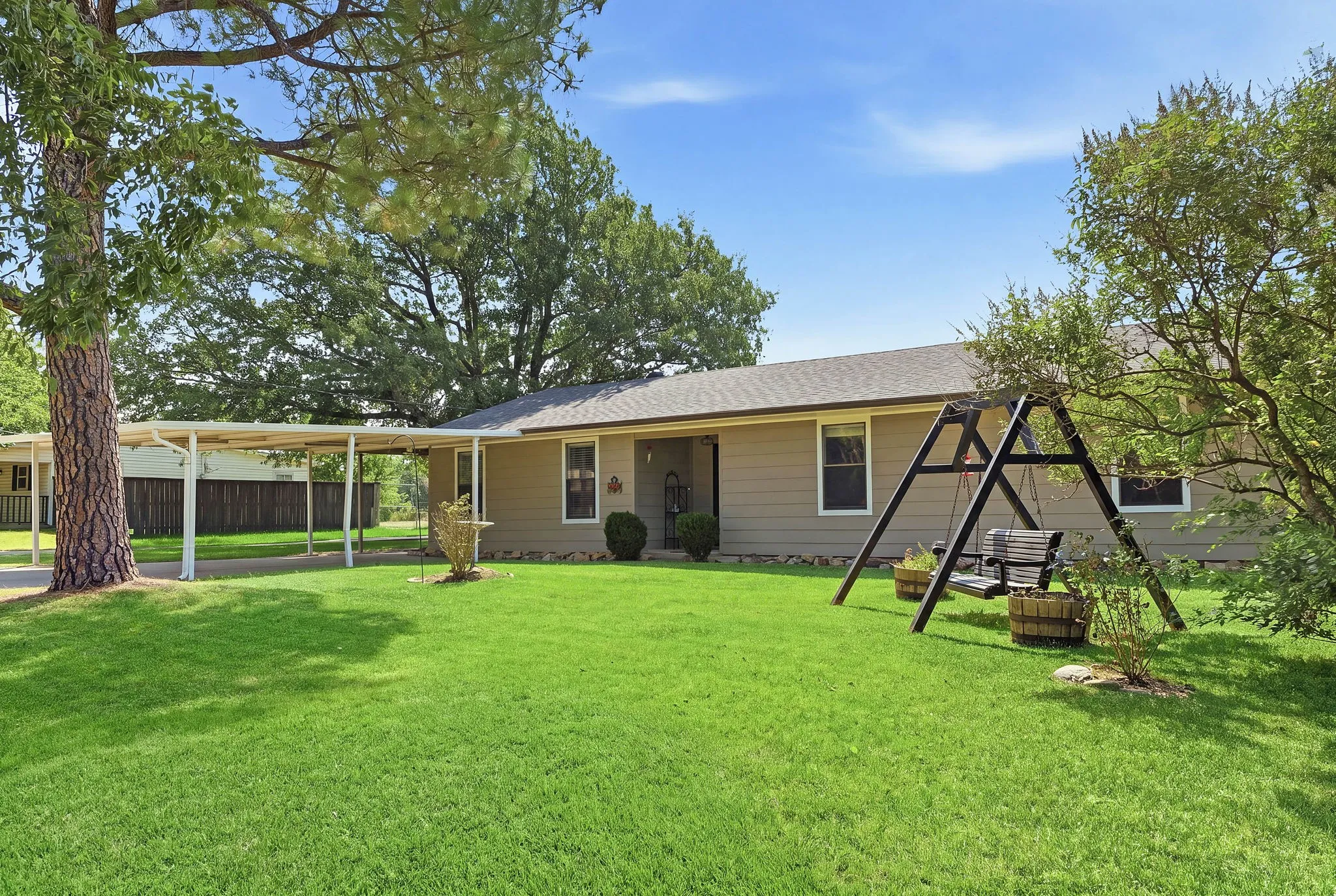 Single Family Residence For Sale in Rockwall County , 191 Klutts Drive, Mclendon Chisholm, Texas 75032, 3 Bedroom, 2 Bathroom, 2 Garage spaces, 1,791 Sqft, built in 1987, mls#21347911, Real Estate Agent in Mclendon Chisholm, Homes For Sale in Rockwall county, Homes For Sale in Mclendon Chisholm, Realtor in Mclendon Chisholm Texas, Real Estate Brokerage Independent Realty Texas, Luminita Cordes Realtor
