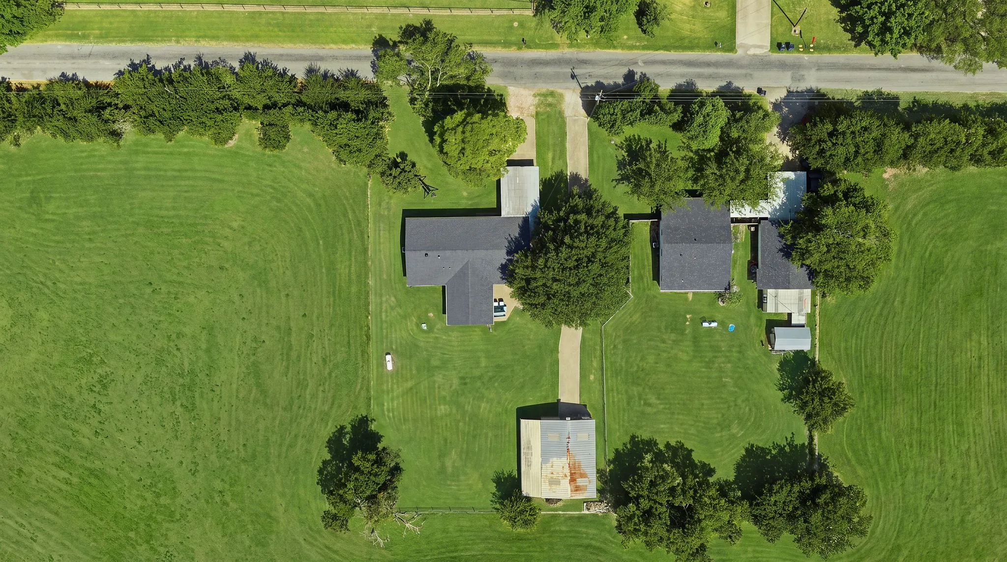 Single Family Residence For Sale in Rockwall County , 191 Klutts Drive, Mclendon Chisholm, Texas 75032, 3 Bedroom, 2 Bathroom, 2 Garage spaces, 1,791 Sqft, built in 1987, mls#21347911, Real Estate Agent in Mclendon Chisholm, Homes For Sale in Rockwall county, Homes For Sale in Mclendon Chisholm, Realtor in Mclendon Chisholm Texas, Real Estate Brokerage Independent Realty Texas, Luminita Cordes Realtor