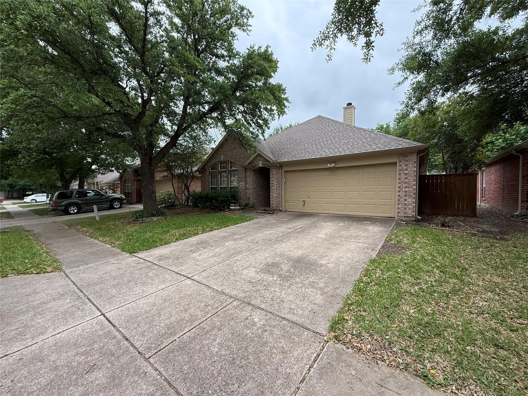 Single Family Residence For Rent in Collin County , 5901 Berkshire Road, Mc Kinney, Texas 75072, 3 Bedroom, 2 Bathroom, 2 Garage spaces, 1,727 Sqft, built in 1997, mls#21350756, Real Estate Agent in Mc Kinney, Homes For Rent in Collin county, Homes For Rent in Mc Kinney, Realtor in Mc Kinney Texas, Real Estate Brokerage Independent Realty Texas, Luminita Cordes Realtor