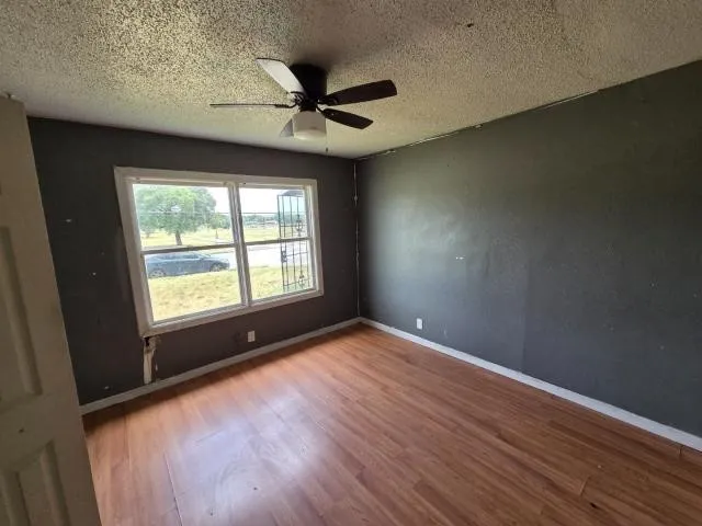 Single Family Residence For Sale in Tarrant County , 5605 Ramey Avenue, Fort Worth, Texas 76112, 3 Bedroom, 2 Bathroom, Garage spaces, 960 Sqft, built in 1956, mls#21350758, Real Estate Agent in Fort Worth, Homes For Sale in Tarrant county, Homes For Sale in Fort Worth, Realtor in Fort Worth Texas, Real Estate Brokerage Independent Realty Texas, Luminita Cordes Realtor