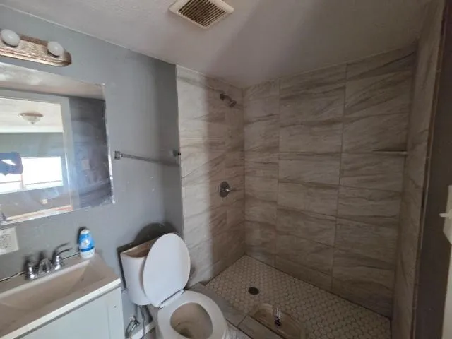 Single Family Residence For Sale in Tarrant County , 5605 Ramey Avenue, Fort Worth, Texas 76112, 3 Bedroom, 2 Bathroom, Garage spaces, 960 Sqft, built in 1956, mls#21350758, Real Estate Agent in Fort Worth, Homes For Sale in Tarrant county, Homes For Sale in Fort Worth, Realtor in Fort Worth Texas, Real Estate Brokerage Independent Realty Texas, Luminita Cordes Realtor
