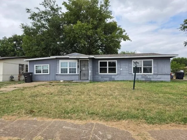 Single Family Residence For Sale in Tarrant County , 5605 Ramey Avenue, Fort Worth, Texas 76112, 3 Bedroom, 2 Bathroom, Garage spaces, 960 Sqft, built in 1956, mls#21350758, Real Estate Agent in Fort Worth, Homes For Sale in Tarrant county, Homes For Sale in Fort Worth, Realtor in Fort Worth Texas, Real Estate Brokerage Independent Realty Texas, Luminita Cordes Realtor