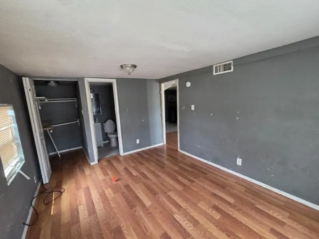 Single Family Residence For Sale in Tarrant County , 5605 Ramey Avenue, Fort Worth, Texas 76112, 3 Bedroom, 2 Bathroom, Garage spaces, 960 Sqft, built in 1956, mls#21350758, Real Estate Agent in Fort Worth, Homes For Sale in Tarrant county, Homes For Sale in Fort Worth, Realtor in Fort Worth Texas, Real Estate Brokerage Independent Realty Texas, Luminita Cordes Realtor
