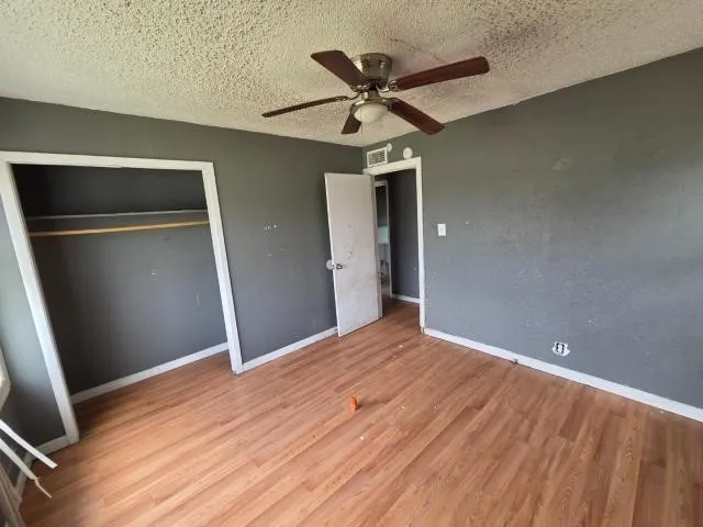 Single Family Residence For Sale in Tarrant County , 5605 Ramey Avenue, Fort Worth, Texas 76112, 3 Bedroom, 2 Bathroom, Garage spaces, 960 Sqft, built in 1956, mls#21350758, Real Estate Agent in Fort Worth, Homes For Sale in Tarrant county, Homes For Sale in Fort Worth, Realtor in Fort Worth Texas, Real Estate Brokerage Independent Realty Texas, Luminita Cordes Realtor