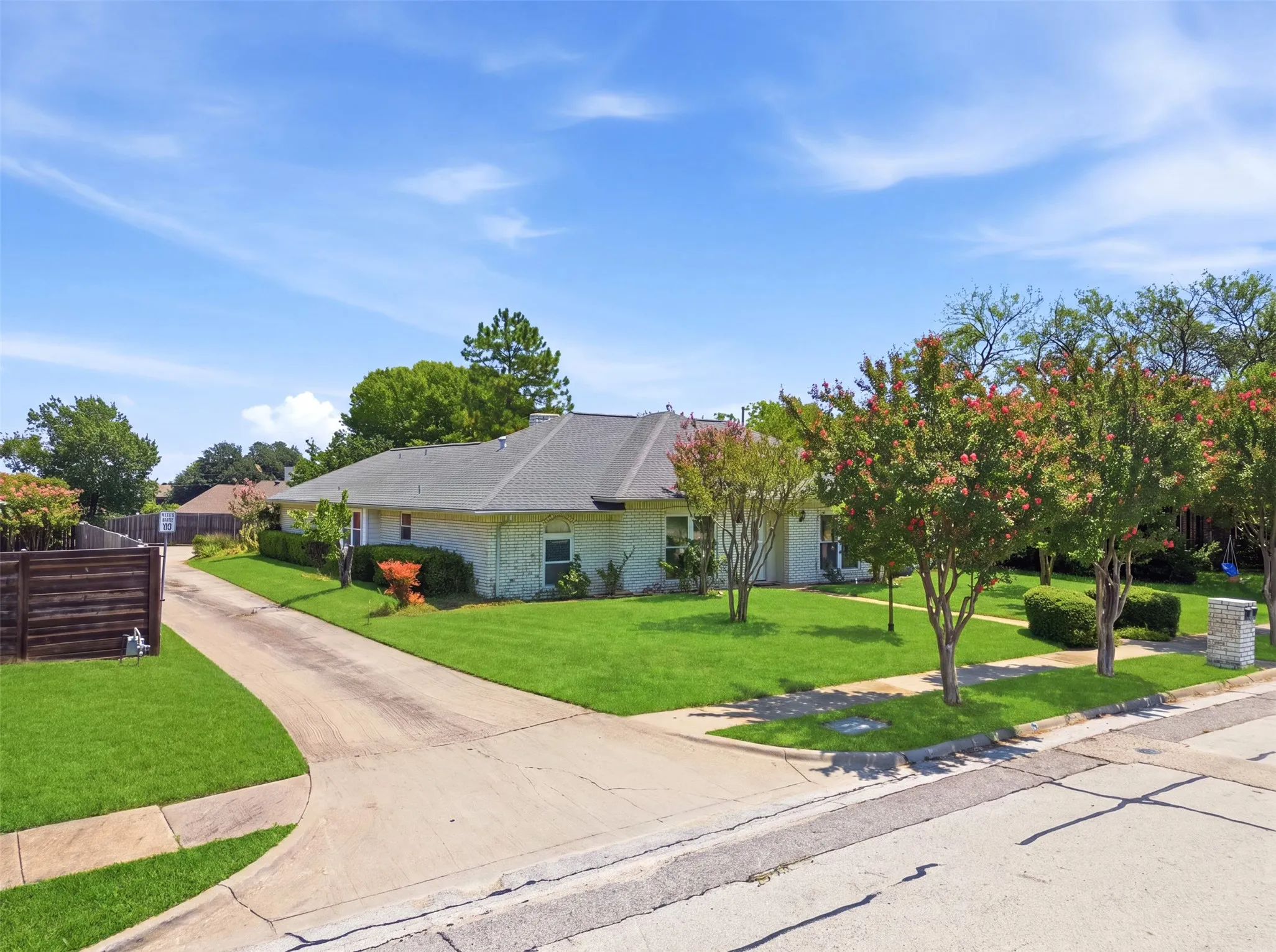Single Family Residence For Sale in Dallas County , 1718 Merrimac Trail, Garland, Texas 75043, 3 Bedroom, 3 Bathroom, 2 Garage spaces, 2,356 Sqft, built in 1975, mls#21348832, Real Estate Agent in Garland, Homes For Sale in Dallas county, Homes For Sale in Garland, Realtor in Garland Texas, Real Estate Brokerage Independent Realty Texas, Luminita Cordes Realtor