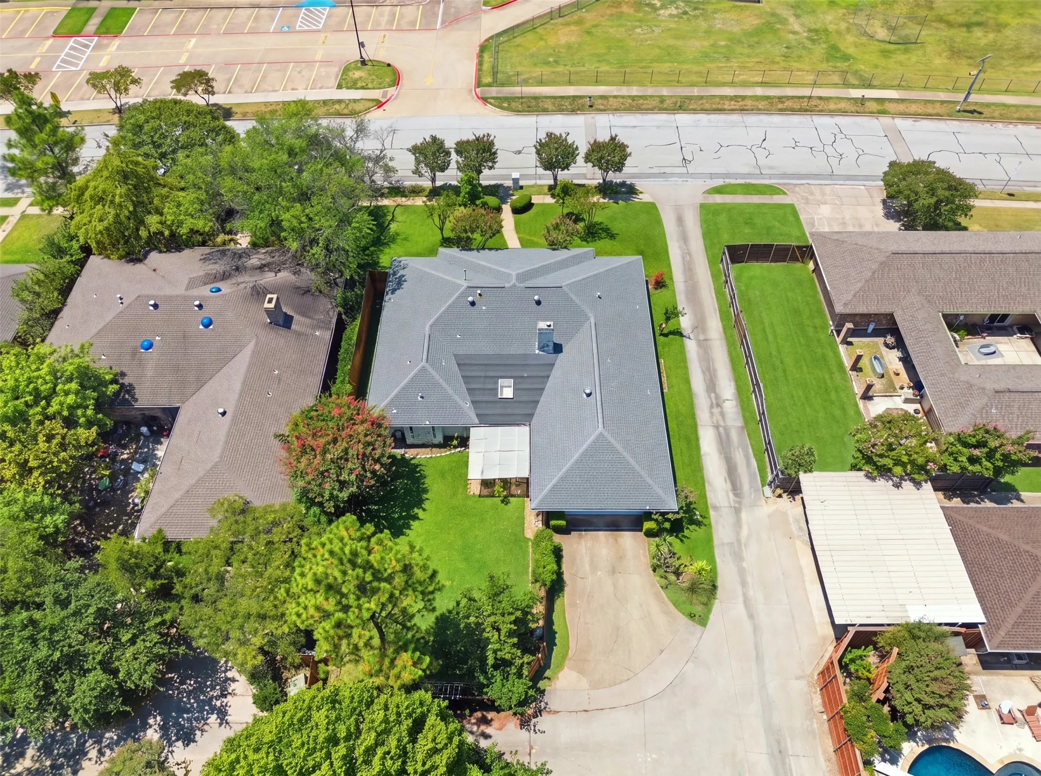 Single Family Residence For Sale in Dallas County , 1718 Merrimac Trail, Garland, Texas 75043, 3 Bedroom, 3 Bathroom, 2 Garage spaces, 2,356 Sqft, built in 1975, mls#21348832, Real Estate Agent in Garland, Homes For Sale in Dallas county, Homes For Sale in Garland, Realtor in Garland Texas, Real Estate Brokerage Independent Realty Texas, Luminita Cordes Realtor