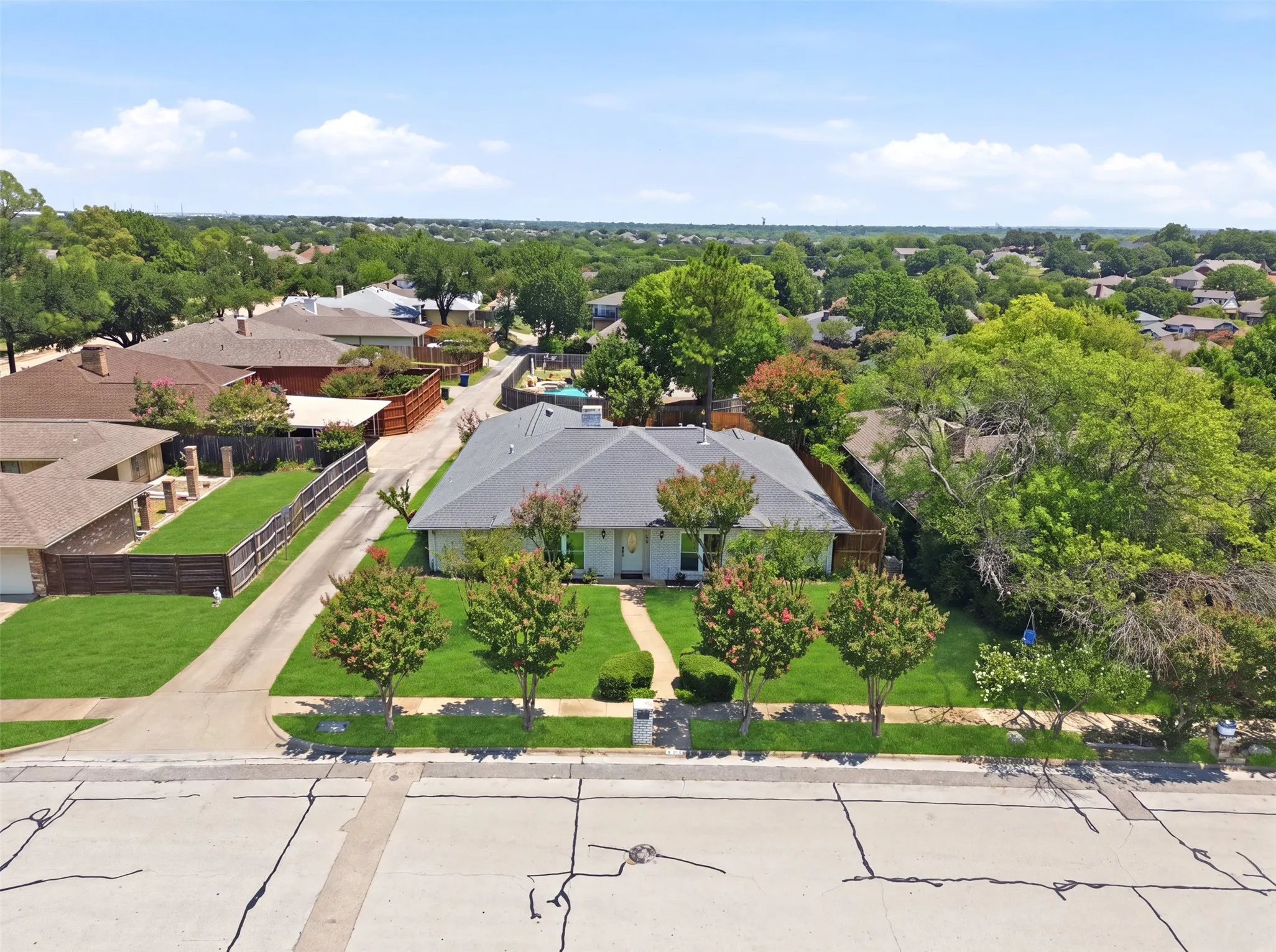 Single Family Residence For Sale in Dallas County , 1718 Merrimac Trail, Garland, Texas 75043, 3 Bedroom, 3 Bathroom, 2 Garage spaces, 2,356 Sqft, built in 1975, mls#21348832, Real Estate Agent in Garland, Homes For Sale in Dallas county, Homes For Sale in Garland, Realtor in Garland Texas, Real Estate Brokerage Independent Realty Texas, Luminita Cordes Realtor