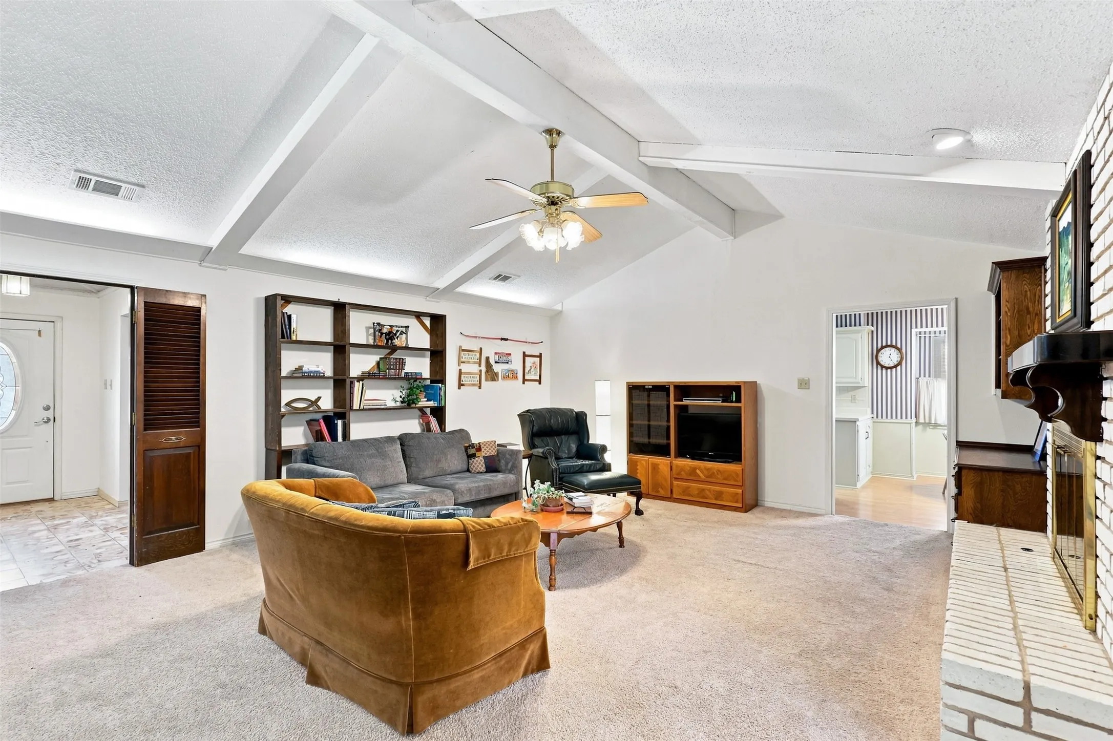 Single Family Residence For Sale in Dallas County , 1718 Merrimac Trail, Garland, Texas 75043, 3 Bedroom, 3 Bathroom, 2 Garage spaces, 2,356 Sqft, built in 1975, mls#21348832, Real Estate Agent in Garland, Homes For Sale in Dallas county, Homes For Sale in Garland, Realtor in Garland Texas, Real Estate Brokerage Independent Realty Texas, Luminita Cordes Realtor