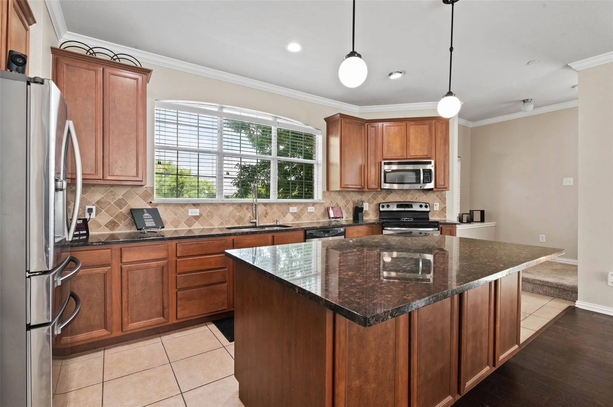 Townhouse For Rent in Denton County , 2700 Club Ridge Drive 17, Lewisville, Texas 75067, 3 Bedroom, 3 Bathroom, 2 Garage spaces, 1,750 Sqft, built in 2007, mls#21350760, Real Estate Agent in Lewisville, Homes For Rent in Denton county, Homes For Rent in Lewisville, Realtor in Lewisville Texas, Real Estate Brokerage Independent Realty Texas, Luminita Cordes Realtor
