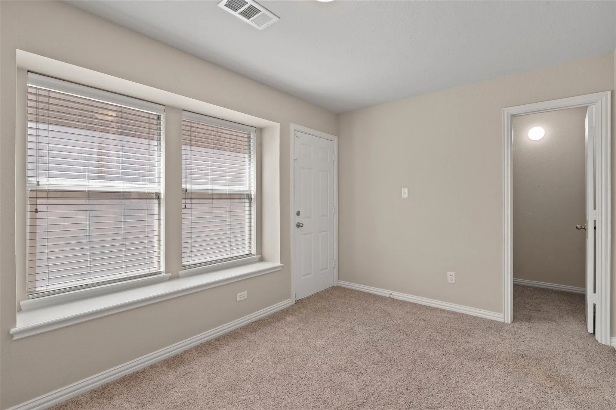 Townhouse For Rent in Denton County , 2700 Club Ridge Drive 17, Lewisville, Texas 75067, 3 Bedroom, 3 Bathroom, 2 Garage spaces, 1,750 Sqft, built in 2007, mls#21350760, Real Estate Agent in Lewisville, Homes For Rent in Denton county, Homes For Rent in Lewisville, Realtor in Lewisville Texas, Real Estate Brokerage Independent Realty Texas, Luminita Cordes Realtor