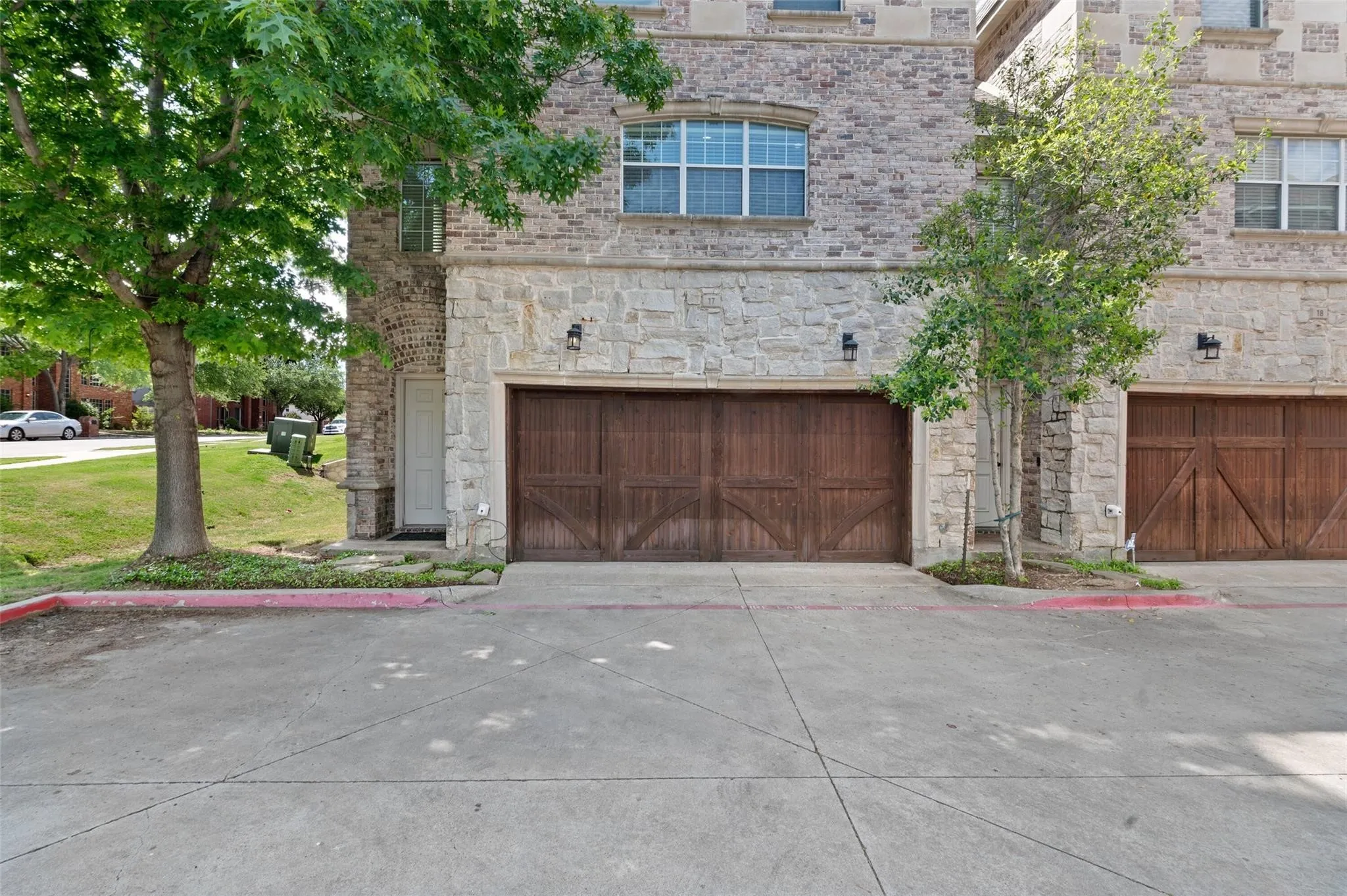 Townhouse For Rent in Denton County , 2700 Club Ridge Drive 17, Lewisville, Texas 75067, 3 Bedroom, 3 Bathroom, 2 Garage spaces, 1,750 Sqft, built in 2007, mls#21350760, Real Estate Agent in Lewisville, Homes For Rent in Denton county, Homes For Rent in Lewisville, Realtor in Lewisville Texas, Real Estate Brokerage Independent Realty Texas, Luminita Cordes Realtor
