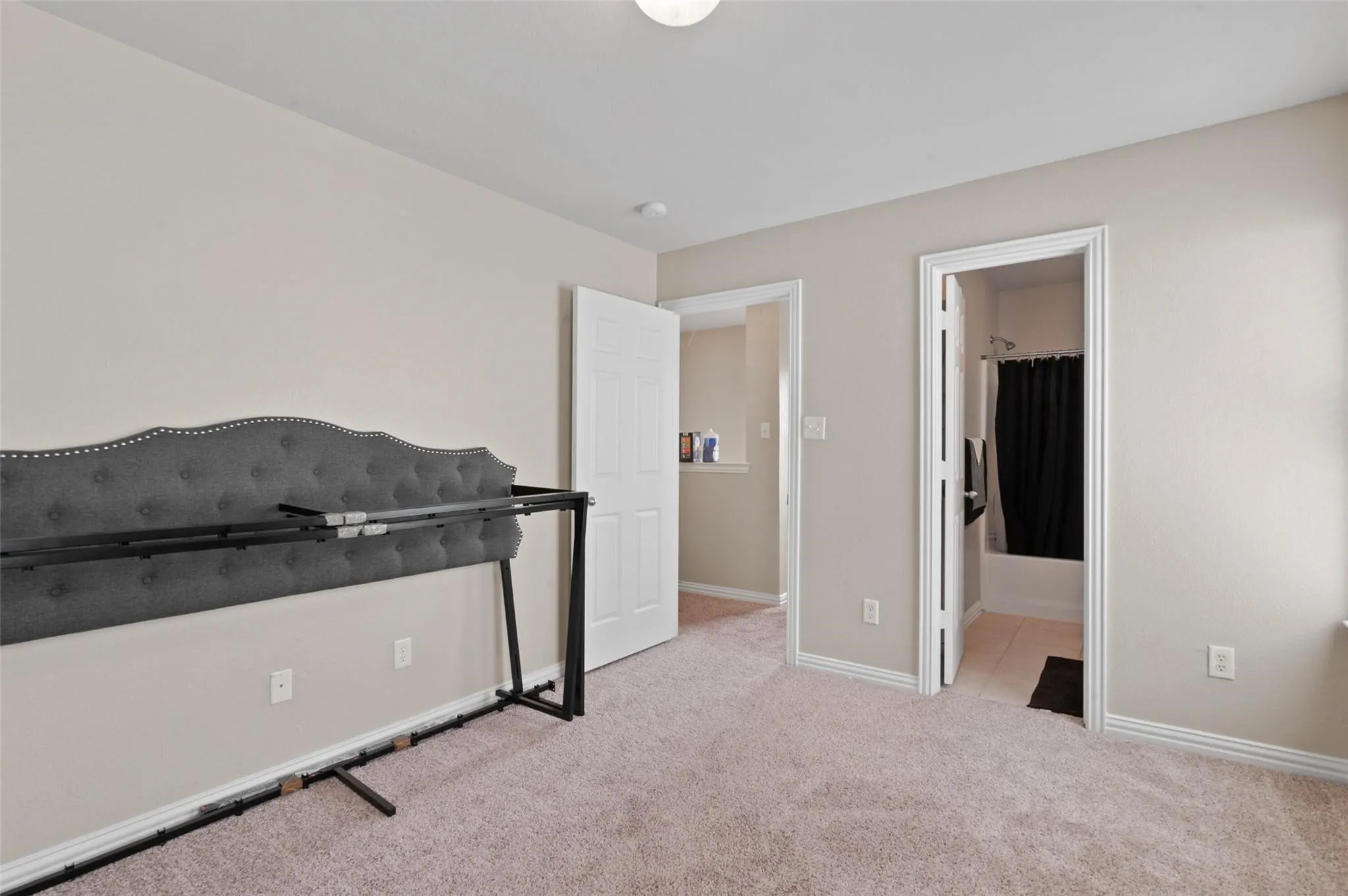 Townhouse For Rent in Denton County , 2700 Club Ridge Drive 17, Lewisville, Texas 75067, 3 Bedroom, 3 Bathroom, 2 Garage spaces, 1,750 Sqft, built in 2007, mls#21350760, Real Estate Agent in Lewisville, Homes For Rent in Denton county, Homes For Rent in Lewisville, Realtor in Lewisville Texas, Real Estate Brokerage Independent Realty Texas, Luminita Cordes Realtor