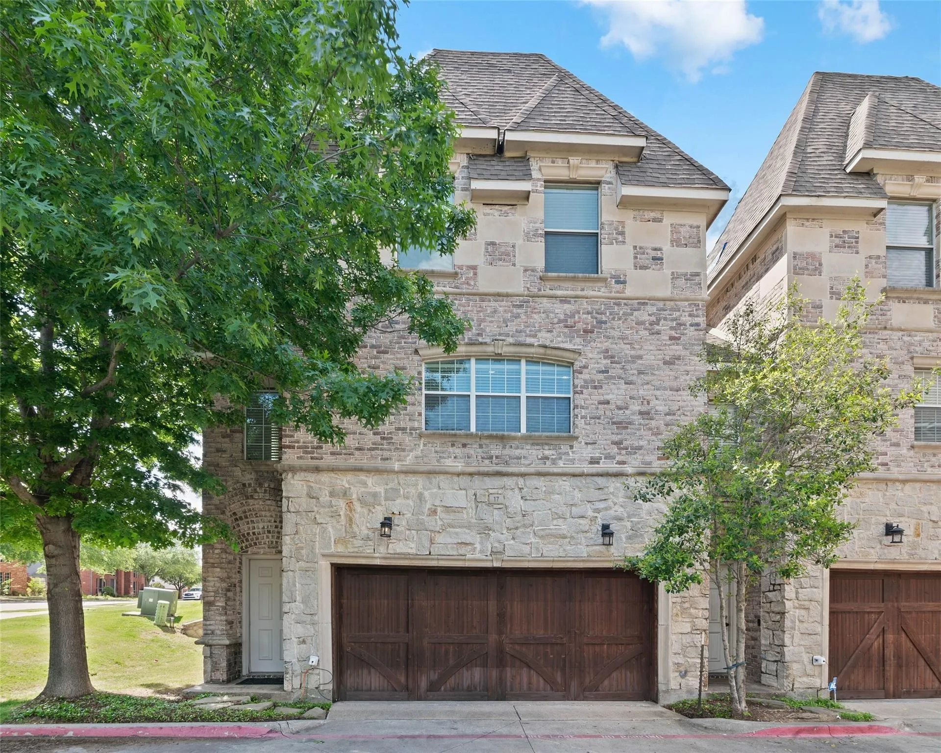 Townhouse For Rent in Denton County , 2700 Club Ridge Drive 17, Lewisville, Texas 75067, 3 Bedroom, 3 Bathroom, 2 Garage spaces, 1,750 Sqft, built in 2007, mls#21350760, Real Estate Agent in Lewisville, Homes For Rent in Denton county, Homes For Rent in Lewisville, Realtor in Lewisville Texas, Real Estate Brokerage Independent Realty Texas, Luminita Cordes Realtor