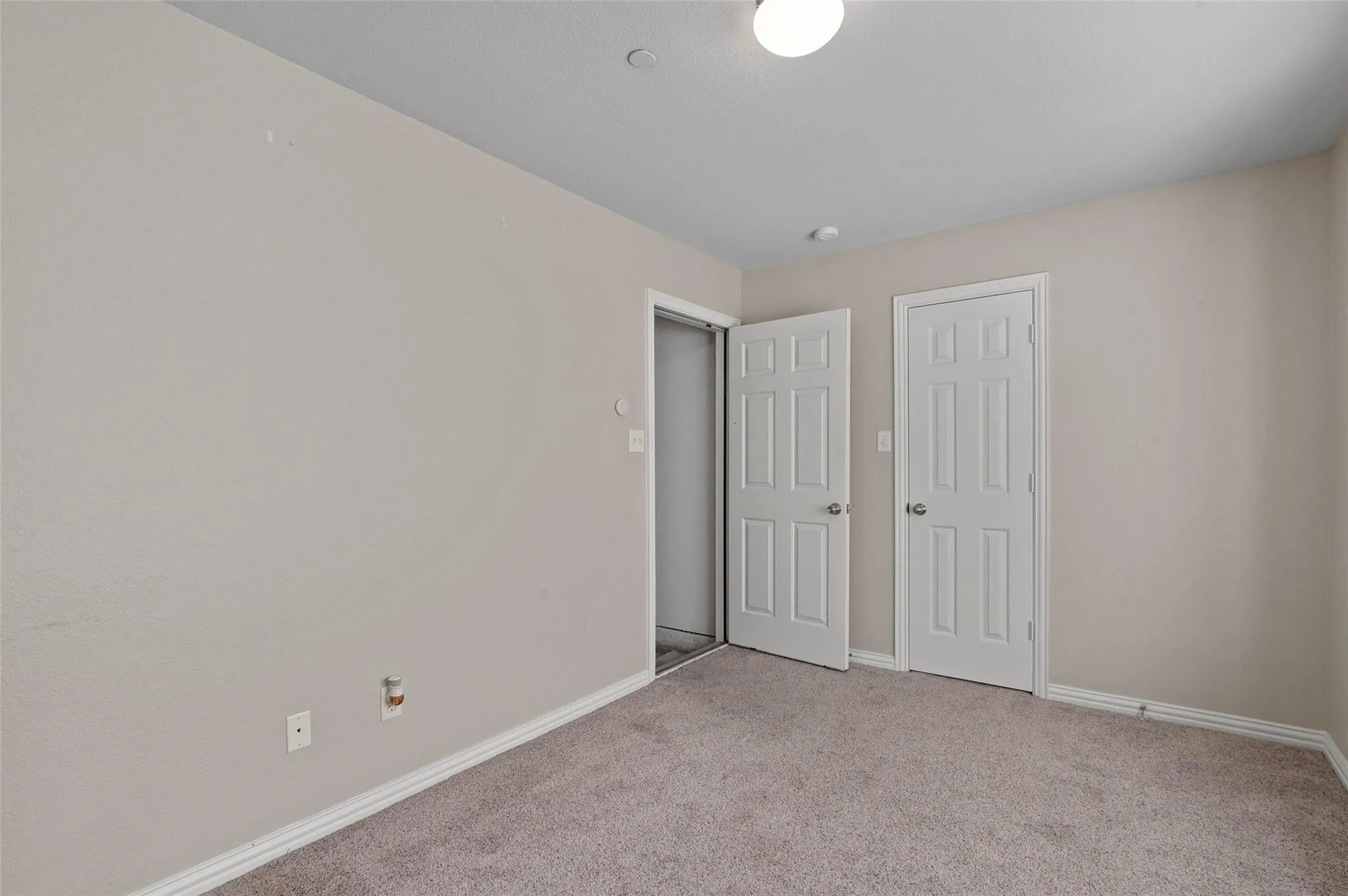 Townhouse For Rent in Denton County , 2700 Club Ridge Drive 17, Lewisville, Texas 75067, 3 Bedroom, 3 Bathroom, 2 Garage spaces, 1,750 Sqft, built in 2007, mls#21350760, Real Estate Agent in Lewisville, Homes For Rent in Denton county, Homes For Rent in Lewisville, Realtor in Lewisville Texas, Real Estate Brokerage Independent Realty Texas, Luminita Cordes Realtor