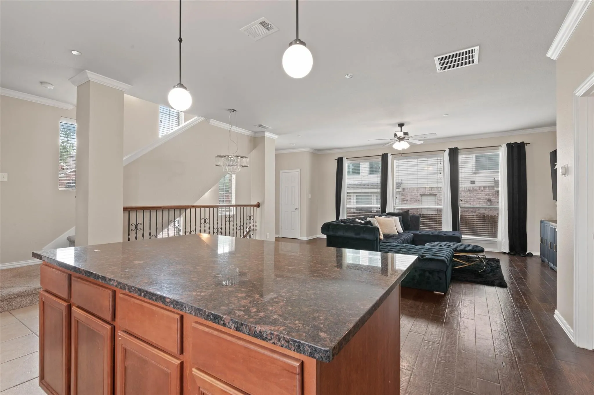 Townhouse For Rent in Denton County , 2700 Club Ridge Drive 17, Lewisville, Texas 75067, 3 Bedroom, 3 Bathroom, 2 Garage spaces, 1,750 Sqft, built in 2007, mls#21350760, Real Estate Agent in Lewisville, Homes For Rent in Denton county, Homes For Rent in Lewisville, Realtor in Lewisville Texas, Real Estate Brokerage Independent Realty Texas, Luminita Cordes Realtor