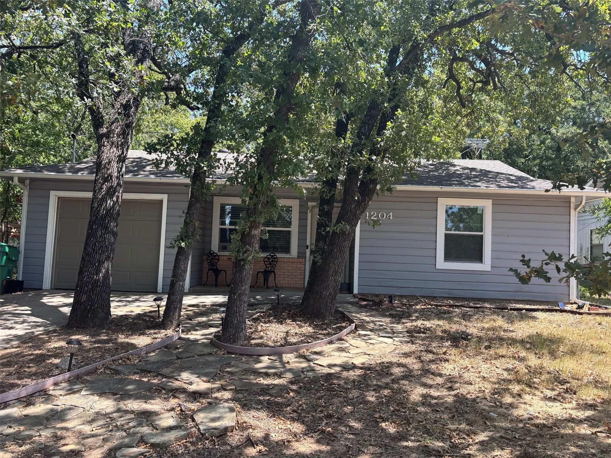 Single Family Residence For Sale in Denton County , 1204 Stuart Road, Denton, Texas 76209, 3 Bedroom, 1 Bathroom, 1 Garage spaces, 1,117 Sqft, built in 1959, mls#21341320, Real Estate Agent in Denton, Homes For Sale in Denton county, Homes For Sale in Denton, Realtor in Denton Texas, Real Estate Brokerage Independent Realty Texas, Luminita Cordes Realtor