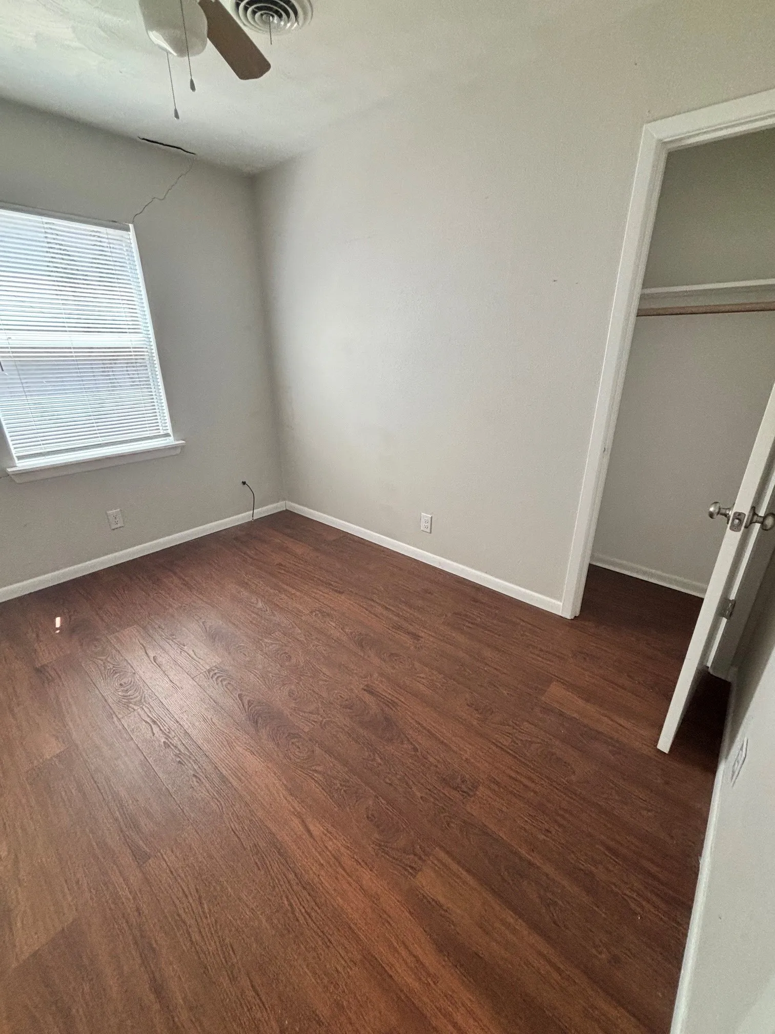 Single Family Residence For Sale in Denton County , 1204 Stuart Road, Denton, Texas 76209, 3 Bedroom, 1 Bathroom, 1 Garage spaces, 1,117 Sqft, built in 1959, mls#21341320, Real Estate Agent in Denton, Homes For Sale in Denton county, Homes For Sale in Denton, Realtor in Denton Texas, Real Estate Brokerage Independent Realty Texas, Luminita Cordes Realtor