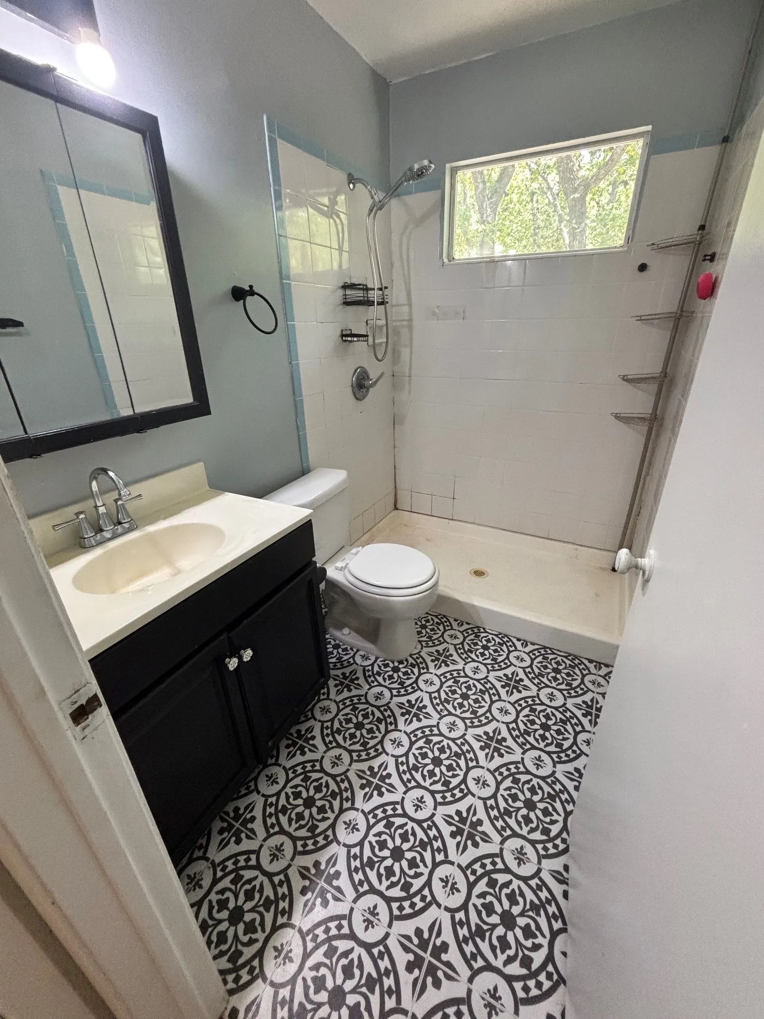 Single Family Residence For Sale in Denton County , 1204 Stuart Road, Denton, Texas 76209, 3 Bedroom, 1 Bathroom, 1 Garage spaces, 1,117 Sqft, built in 1959, mls#21341320, Real Estate Agent in Denton, Homes For Sale in Denton county, Homes For Sale in Denton, Realtor in Denton Texas, Real Estate Brokerage Independent Realty Texas, Luminita Cordes Realtor