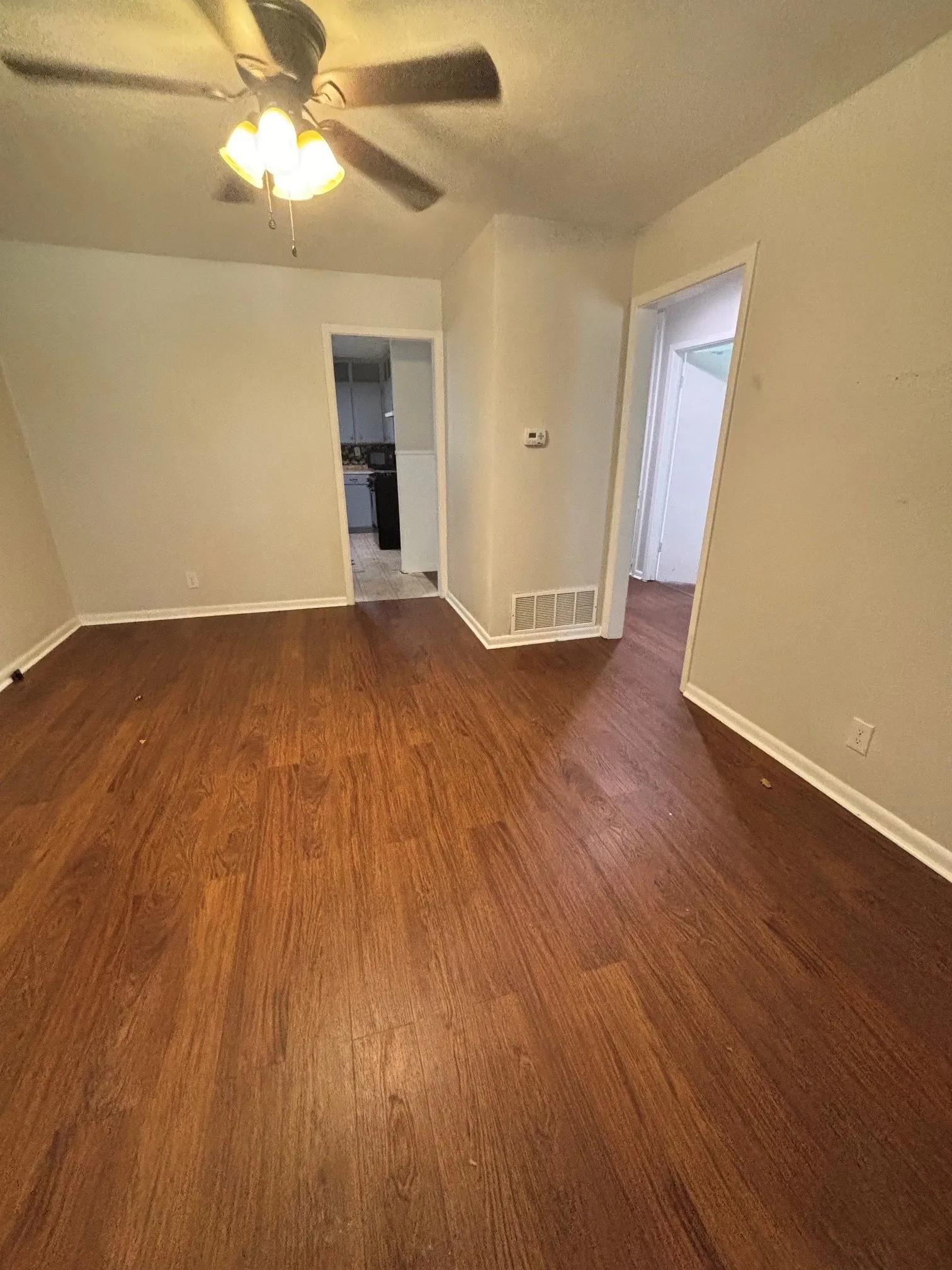 Single Family Residence For Sale in Denton County , 1204 Stuart Road, Denton, Texas 76209, 3 Bedroom, 1 Bathroom, 1 Garage spaces, 1,117 Sqft, built in 1959, mls#21341320, Real Estate Agent in Denton, Homes For Sale in Denton county, Homes For Sale in Denton, Realtor in Denton Texas, Real Estate Brokerage Independent Realty Texas, Luminita Cordes Realtor
