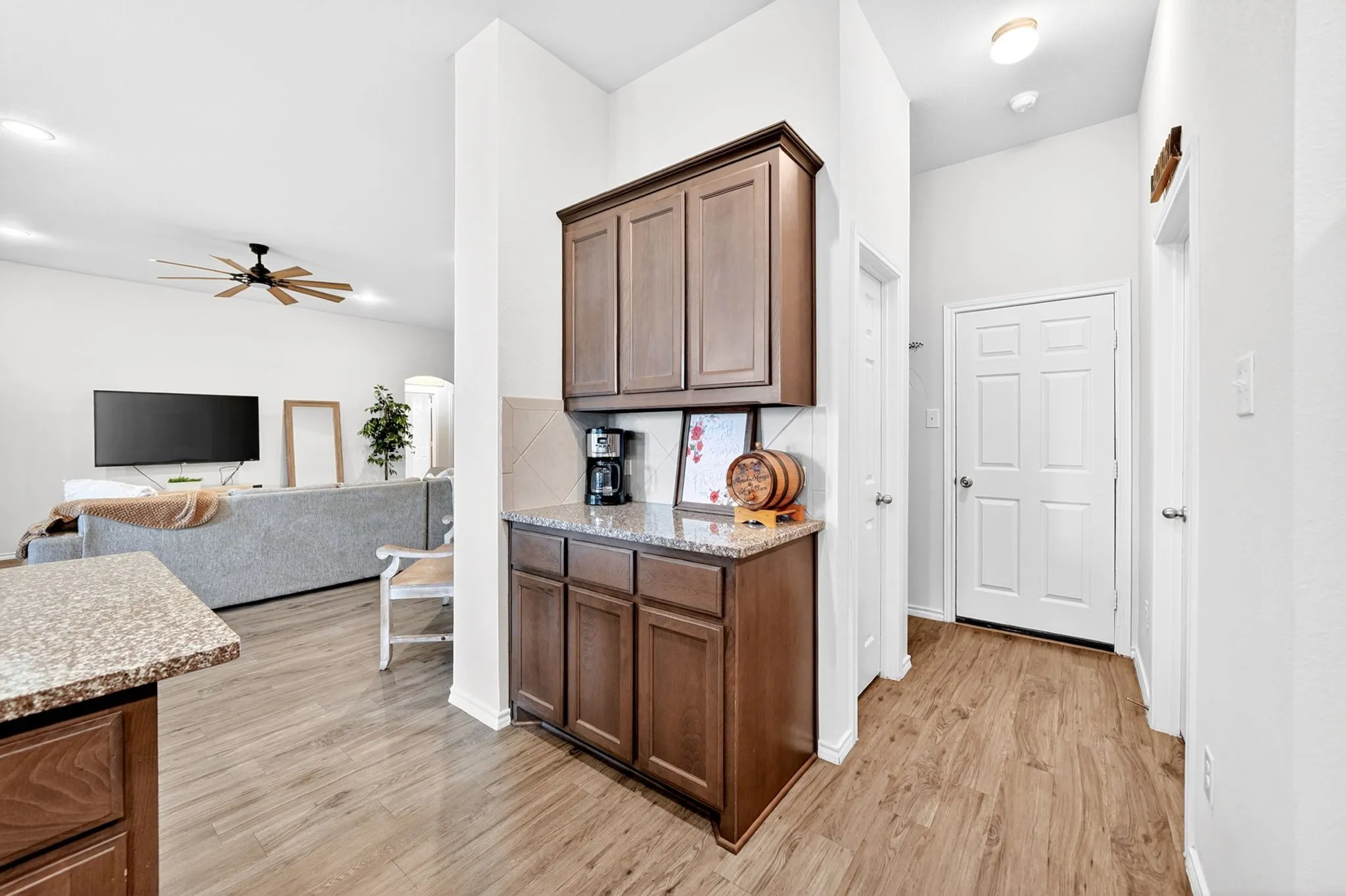 Single Family Residence For Rent in Rockwall County , 1175 Waterscape Boulevard, Royse City, Texas 75189, 4 Bedroom, 2 Bathroom, 2 Garage spaces, 2,299 Sqft, built in 2018, mls#21350251, Real Estate Agent in Royse City, Homes For Rent in Rockwall county, Homes For Rent in Royse City, Realtor in Royse City Texas, Real Estate Brokerage Independent Realty Texas, Luminita Cordes Realtor