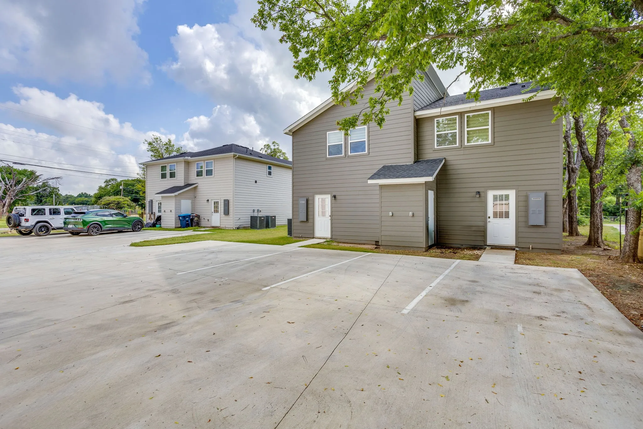 Duplex For Rent in Tarrant County , 933 River Road, Fort Worth, Texas 76114, 3 Bedroom, 3 Bathroom, Garage spaces, 1,448 Sqft, built in 2024, mls#21350755, Real Estate Agent in Fort Worth, Homes For Rent in Tarrant county, Homes For Rent in Fort Worth, Realtor in Fort Worth Texas, Real Estate Brokerage Independent Realty Texas, Luminita Cordes Realtor