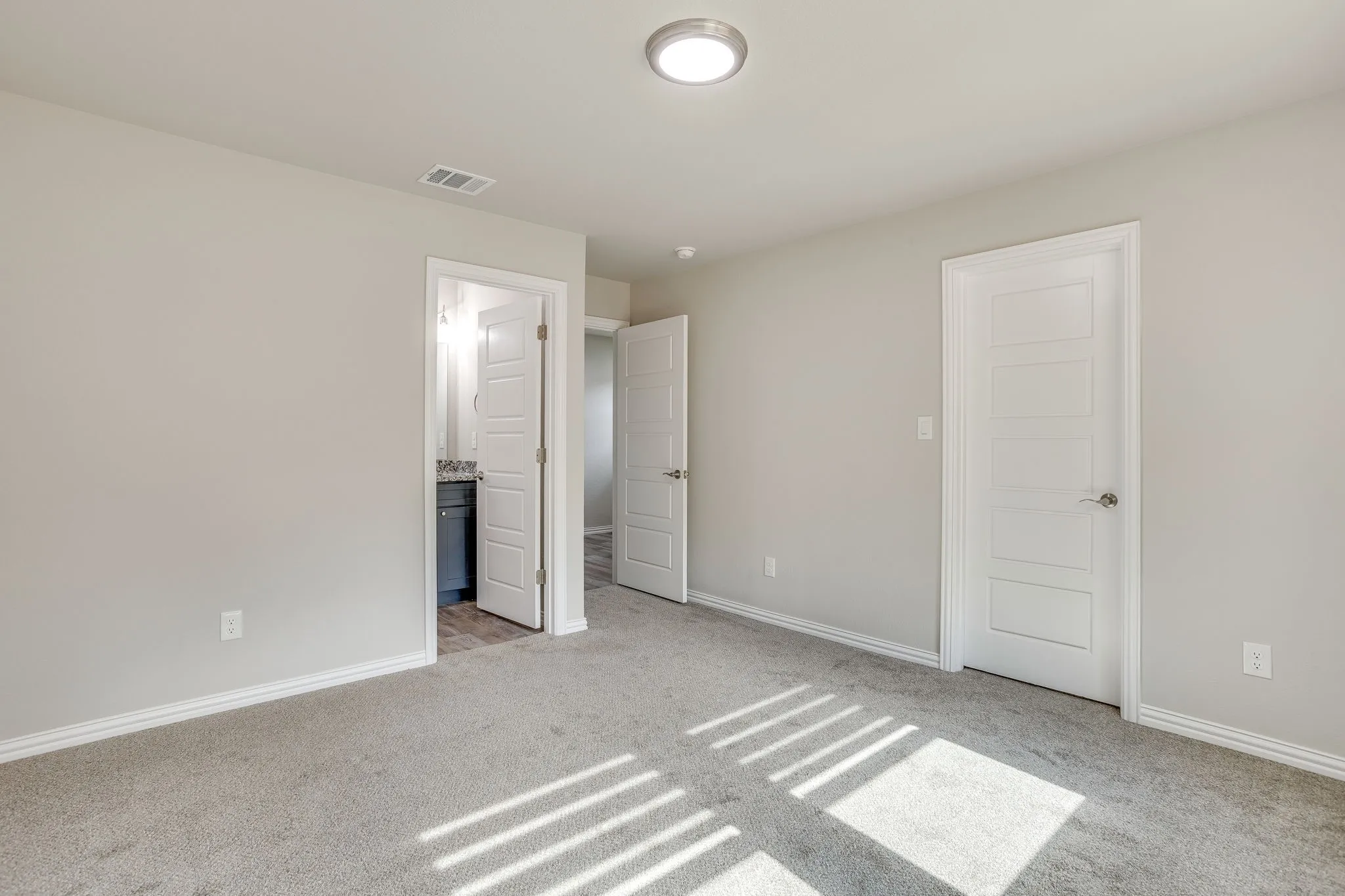 Duplex For Rent in Tarrant County , 933 River Road, Fort Worth, Texas 76114, 3 Bedroom, 3 Bathroom, Garage spaces, 1,448 Sqft, built in 2024, mls#21350755, Real Estate Agent in Fort Worth, Homes For Rent in Tarrant county, Homes For Rent in Fort Worth, Realtor in Fort Worth Texas, Real Estate Brokerage Independent Realty Texas, Luminita Cordes Realtor