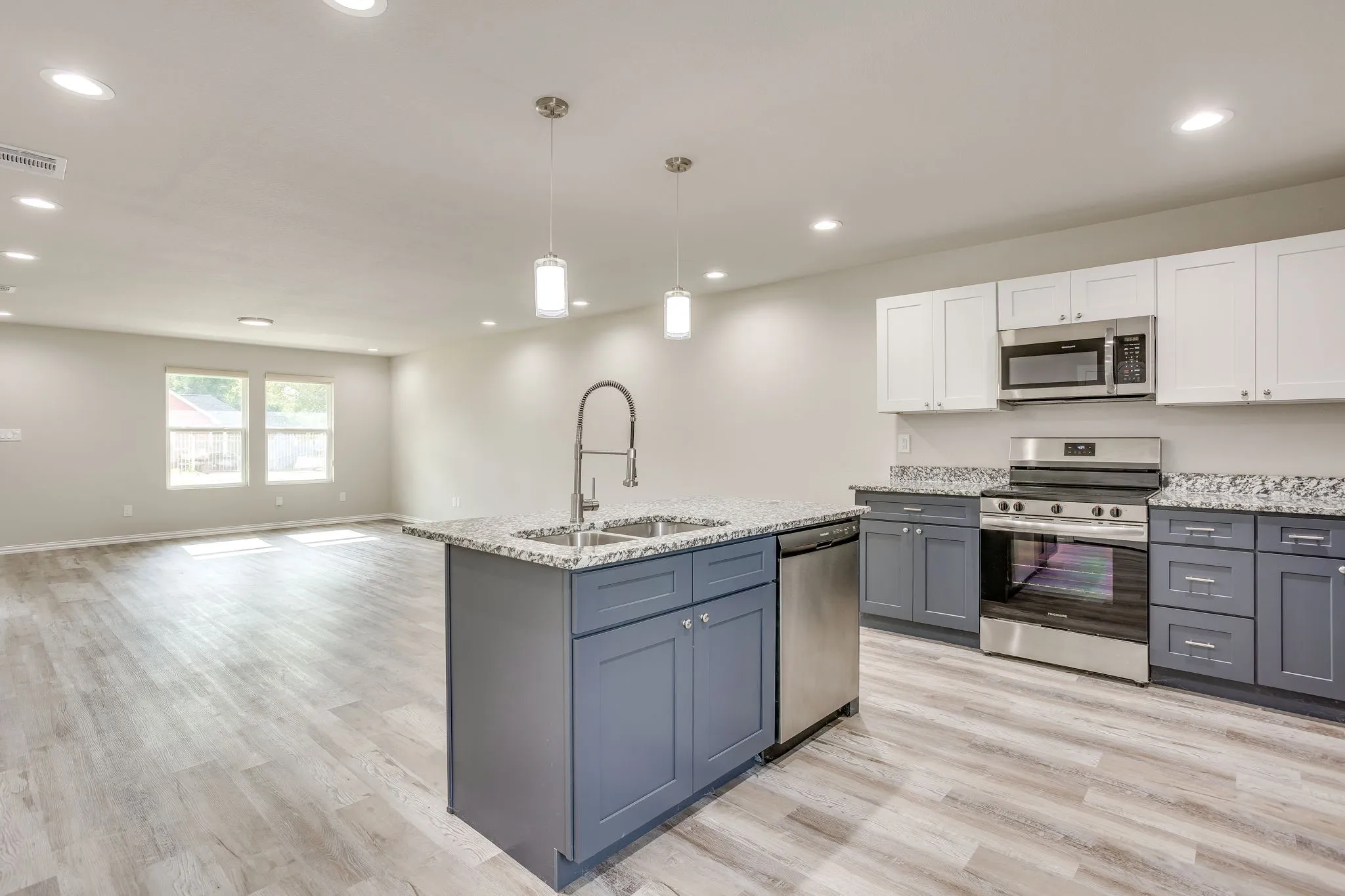 Duplex For Rent in Tarrant County , 933 River Road, Fort Worth, Texas 76114, 3 Bedroom, 3 Bathroom, Garage spaces, 1,448 Sqft, built in 2024, mls#21350755, Real Estate Agent in Fort Worth, Homes For Rent in Tarrant county, Homes For Rent in Fort Worth, Realtor in Fort Worth Texas, Real Estate Brokerage Independent Realty Texas, Luminita Cordes Realtor