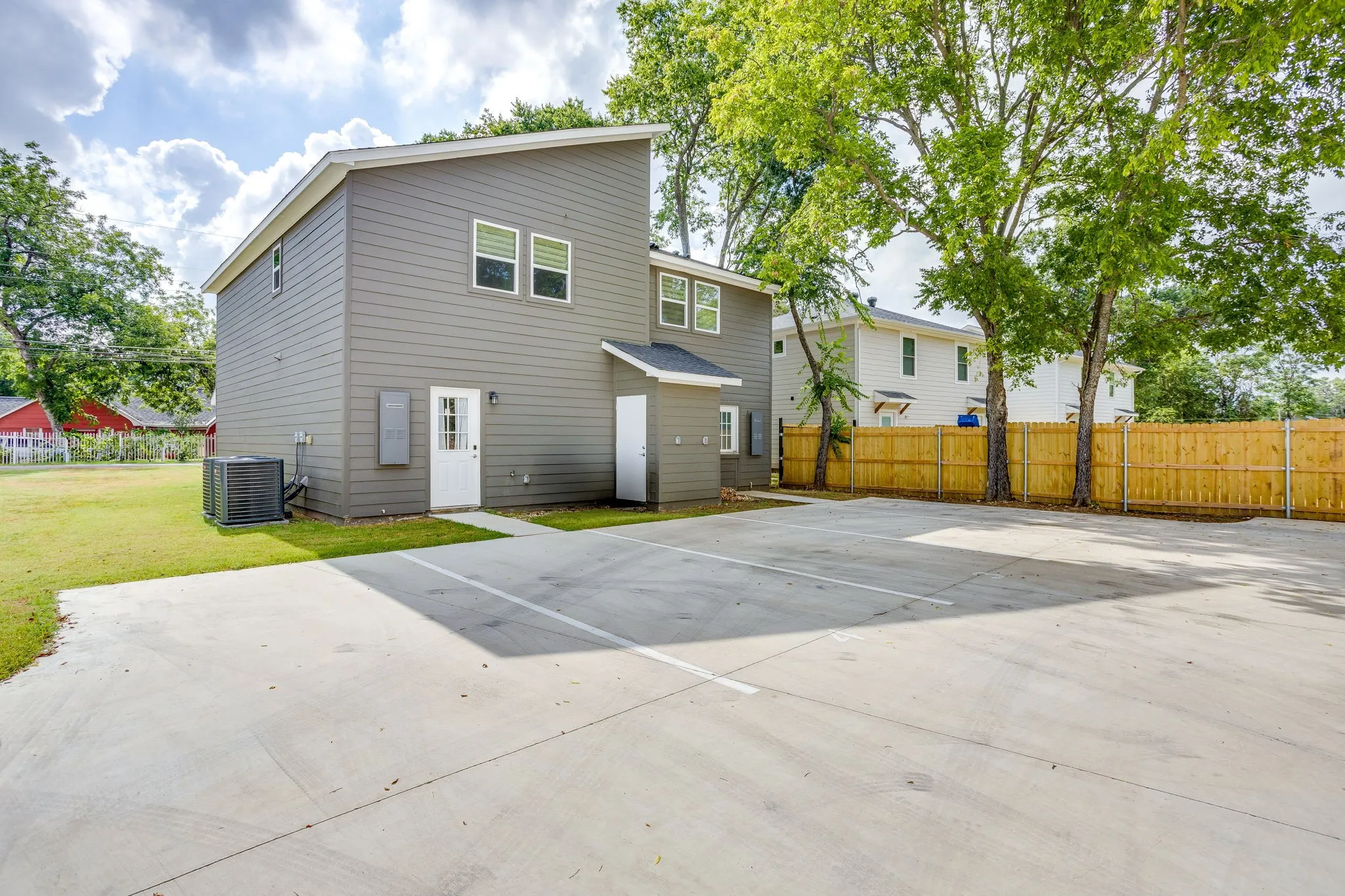 Duplex For Rent in Tarrant County , 933 River Road, Fort Worth, Texas 76114, 3 Bedroom, 3 Bathroom, Garage spaces, 1,448 Sqft, built in 2024, mls#21350755, Real Estate Agent in Fort Worth, Homes For Rent in Tarrant county, Homes For Rent in Fort Worth, Realtor in Fort Worth Texas, Real Estate Brokerage Independent Realty Texas, Luminita Cordes Realtor