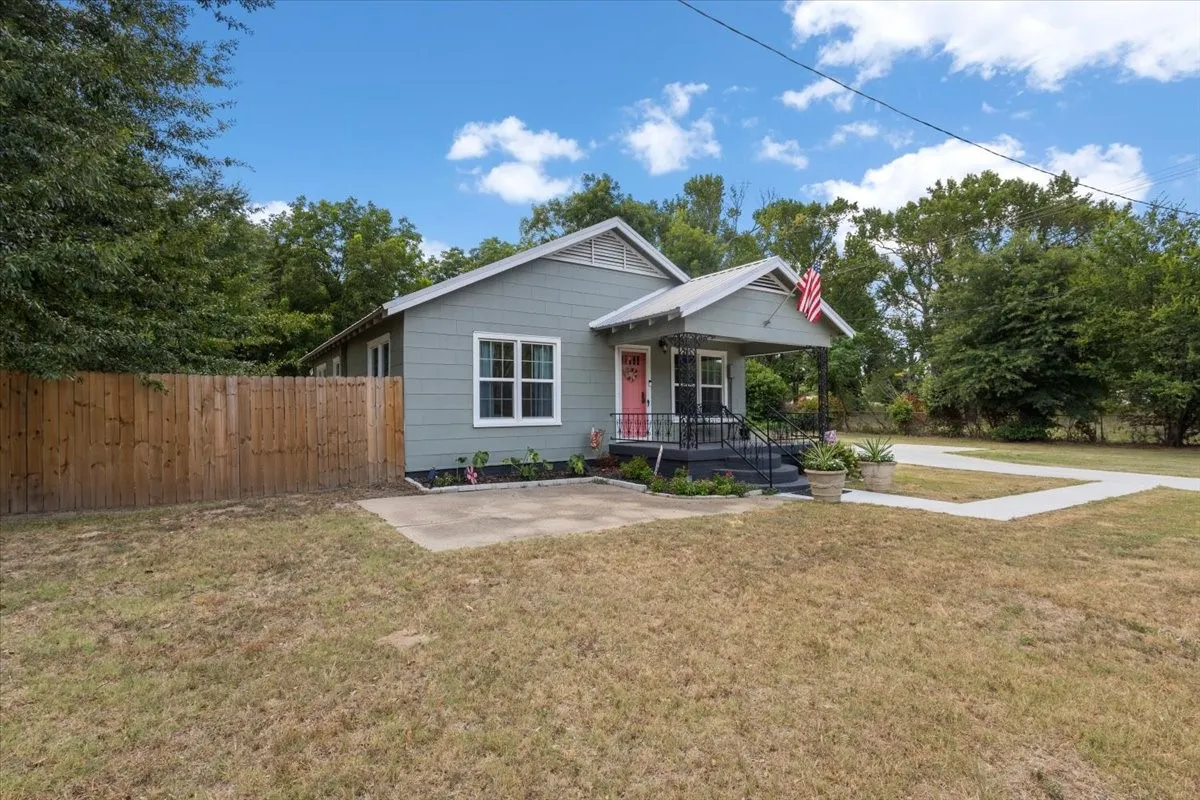 Single Family Residence For Sale in Wood County , 1241 N Beaulah Street, Hawkins, Texas 75765, 2 Bedroom, 2 Bathroom, 1 Garage spaces, 1,248 Sqft, built in 0, mls#21350766, Real Estate Agent in Hawkins, Homes For Sale in Wood county, Homes For Sale in Hawkins, Realtor in Hawkins Texas, Real Estate Brokerage Independent Realty Texas, Luminita Cordes Realtor