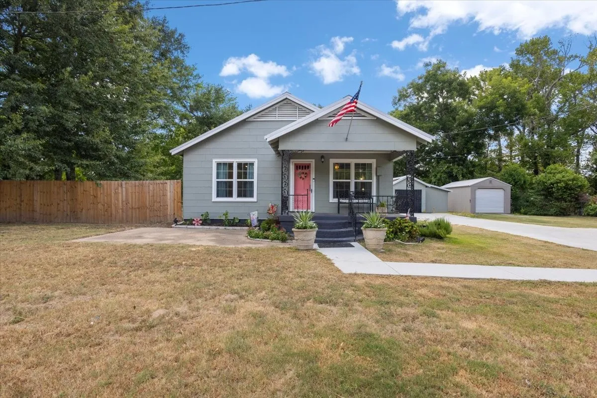 Single Family Residence For Sale in Wood County , 1241 N Beaulah Street, Hawkins, Texas 75765, 2 Bedroom, 2 Bathroom, 1 Garage spaces, 1,248 Sqft, built in 0, mls#21350766, Real Estate Agent in Hawkins, Homes For Sale in Wood county, Homes For Sale in Hawkins, Realtor in Hawkins Texas, Real Estate Brokerage Independent Realty Texas, Luminita Cordes Realtor