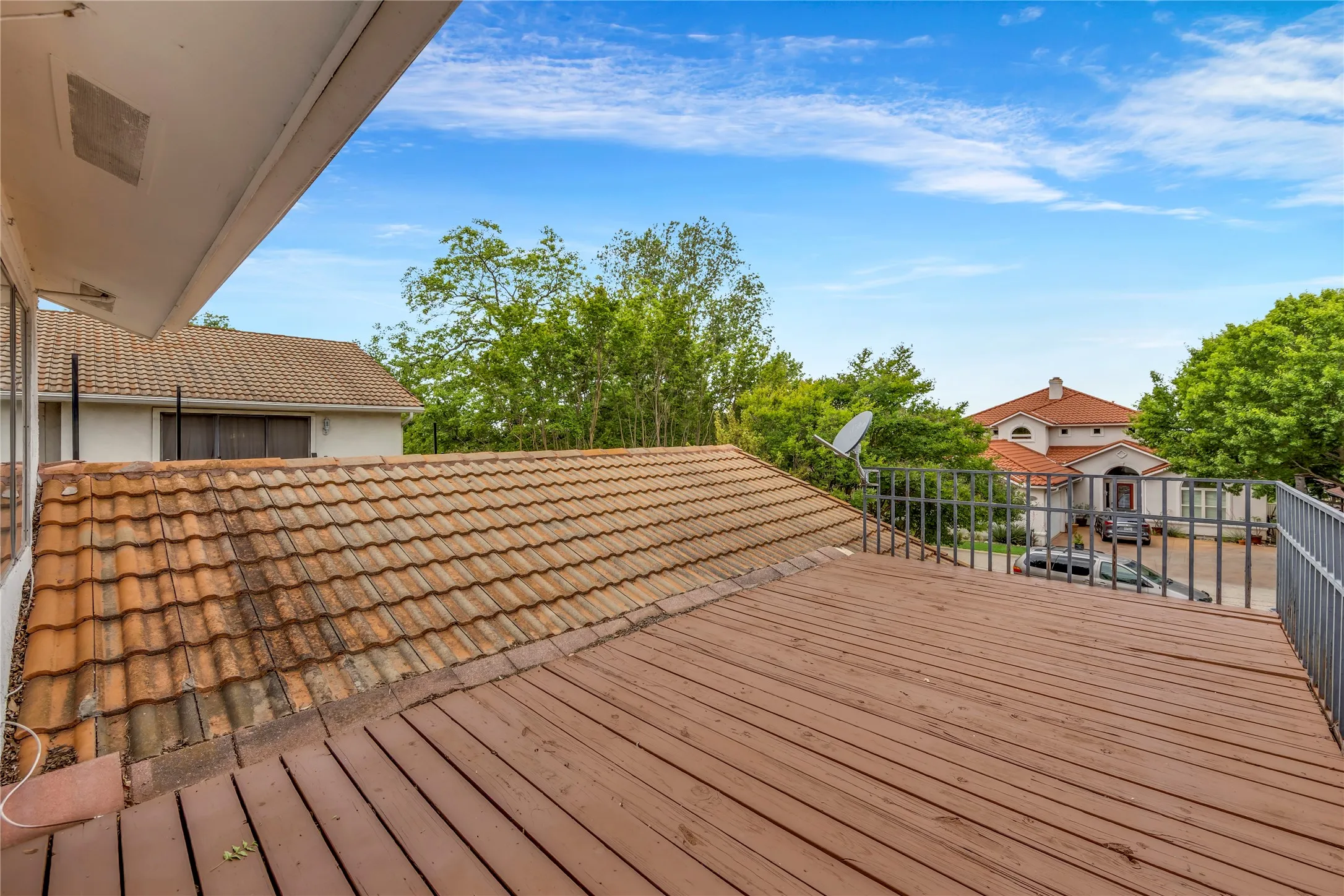 Townhouse For Rent in Rockwall County , 3109 Lakeside Drive, Rockwall, Texas 75087, 2 Bedroom, 2 Bathroom, 1 Garage spaces, 1,780 Sqft, built in 1976, mls#21350752, Real Estate Agent in Rockwall, Homes For Rent in Rockwall county, Homes For Rent in Rockwall, Realtor in Rockwall Texas, Real Estate Brokerage Independent Realty Texas, Luminita Cordes Realtor