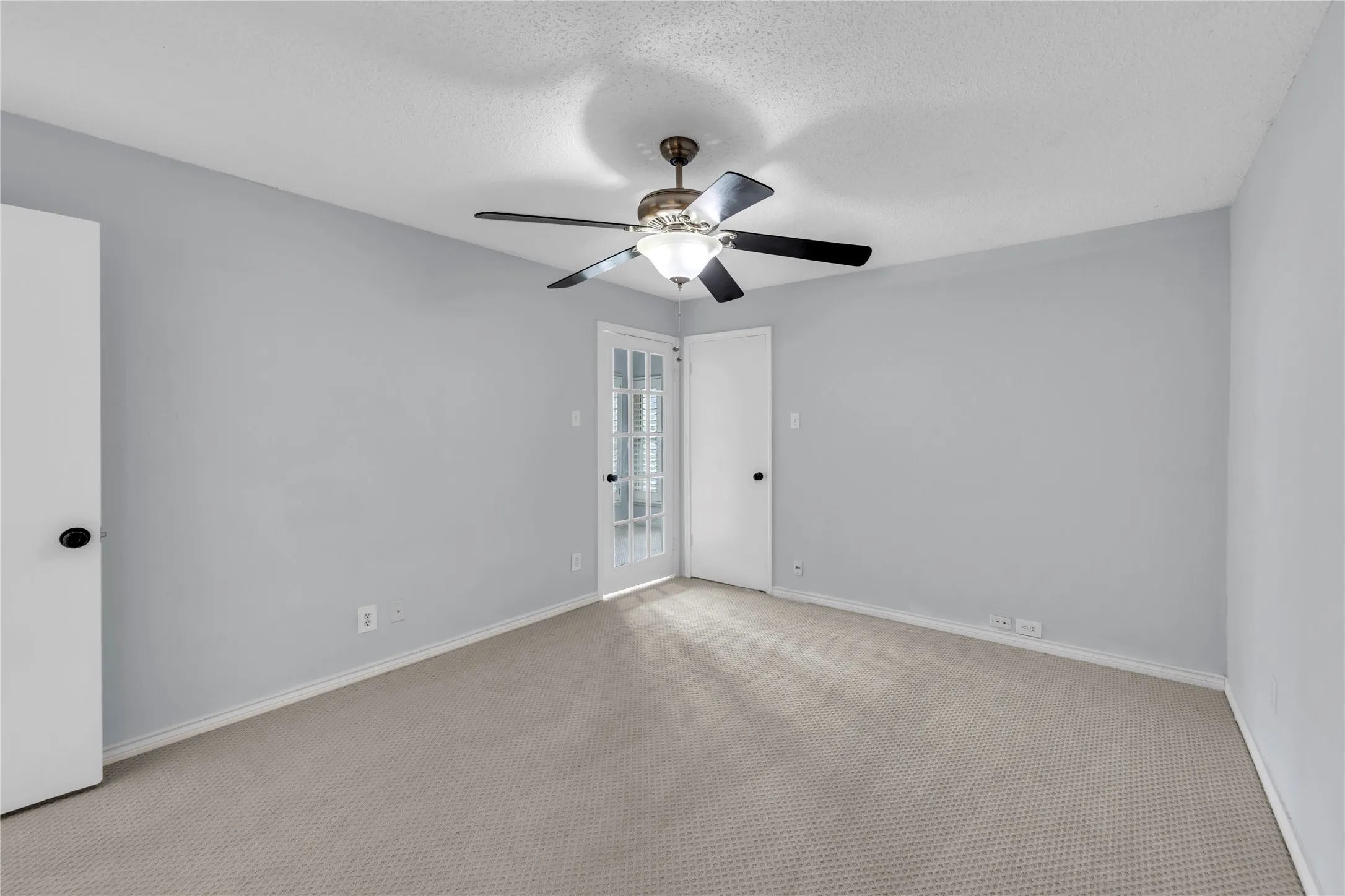 Townhouse For Rent in Rockwall County , 3109 Lakeside Drive, Rockwall, Texas 75087, 2 Bedroom, 2 Bathroom, 1 Garage spaces, 1,780 Sqft, built in 1976, mls#21350752, Real Estate Agent in Rockwall, Homes For Rent in Rockwall county, Homes For Rent in Rockwall, Realtor in Rockwall Texas, Real Estate Brokerage Independent Realty Texas, Luminita Cordes Realtor