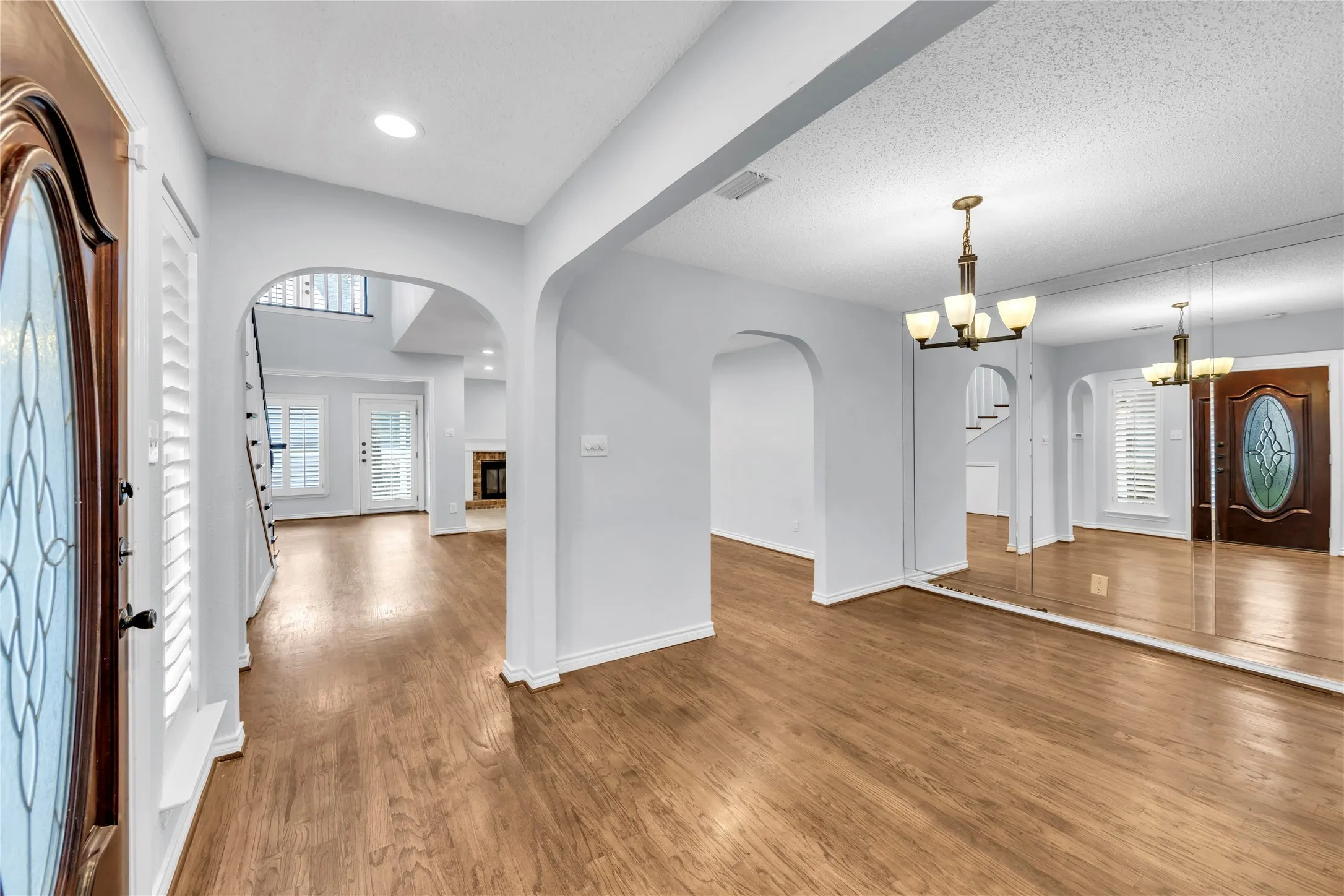 Townhouse For Rent in Rockwall County , 3109 Lakeside Drive, Rockwall, Texas 75087, 2 Bedroom, 2 Bathroom, 1 Garage spaces, 1,780 Sqft, built in 1976, mls#21350752, Real Estate Agent in Rockwall, Homes For Rent in Rockwall county, Homes For Rent in Rockwall, Realtor in Rockwall Texas, Real Estate Brokerage Independent Realty Texas, Luminita Cordes Realtor
