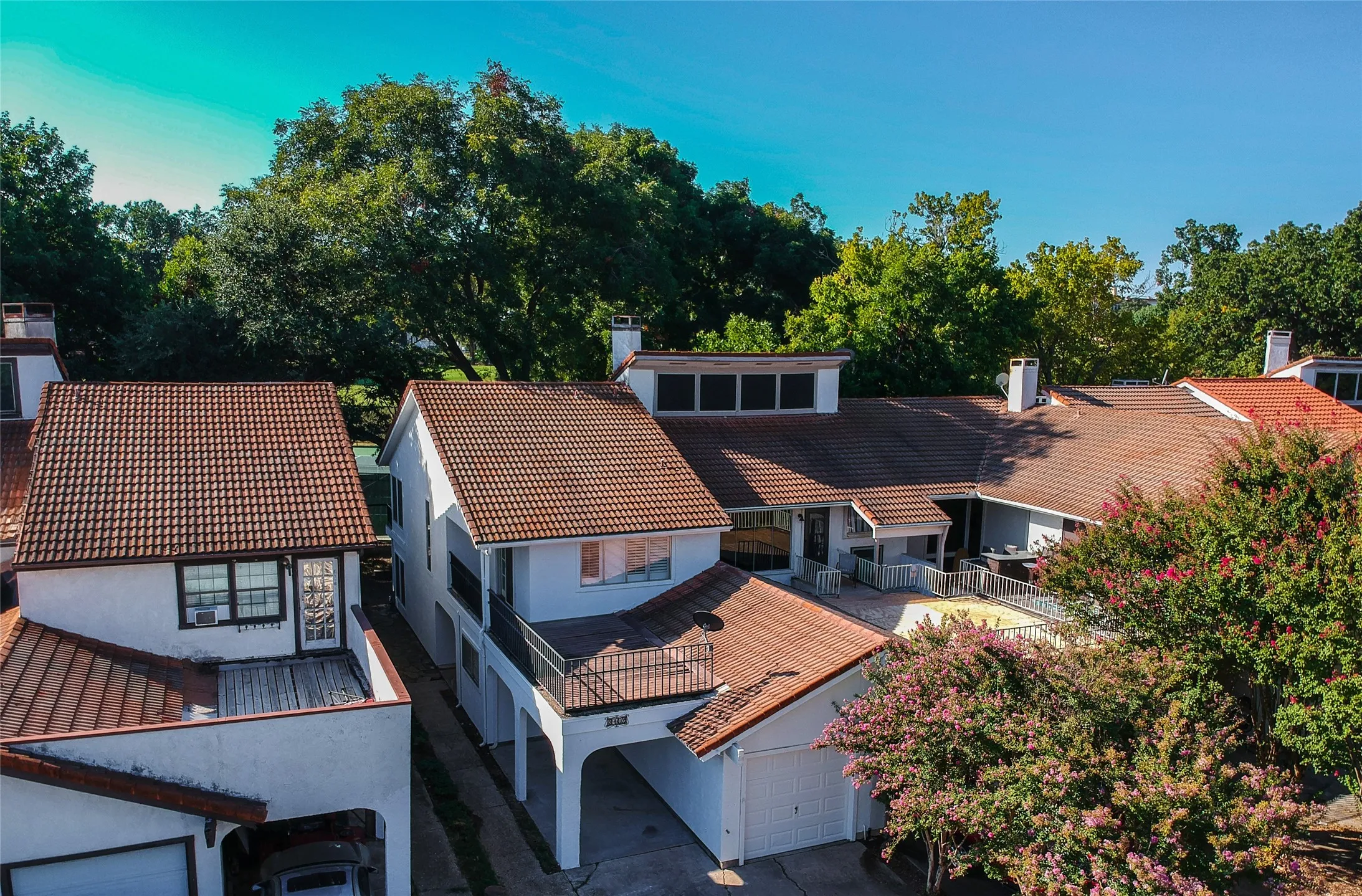 Townhouse For Rent in Rockwall County , 3109 Lakeside Drive, Rockwall, Texas 75087, 2 Bedroom, 2 Bathroom, 1 Garage spaces, 1,780 Sqft, built in 1976, mls#21350752, Real Estate Agent in Rockwall, Homes For Rent in Rockwall county, Homes For Rent in Rockwall, Realtor in Rockwall Texas, Real Estate Brokerage Independent Realty Texas, Luminita Cordes Realtor