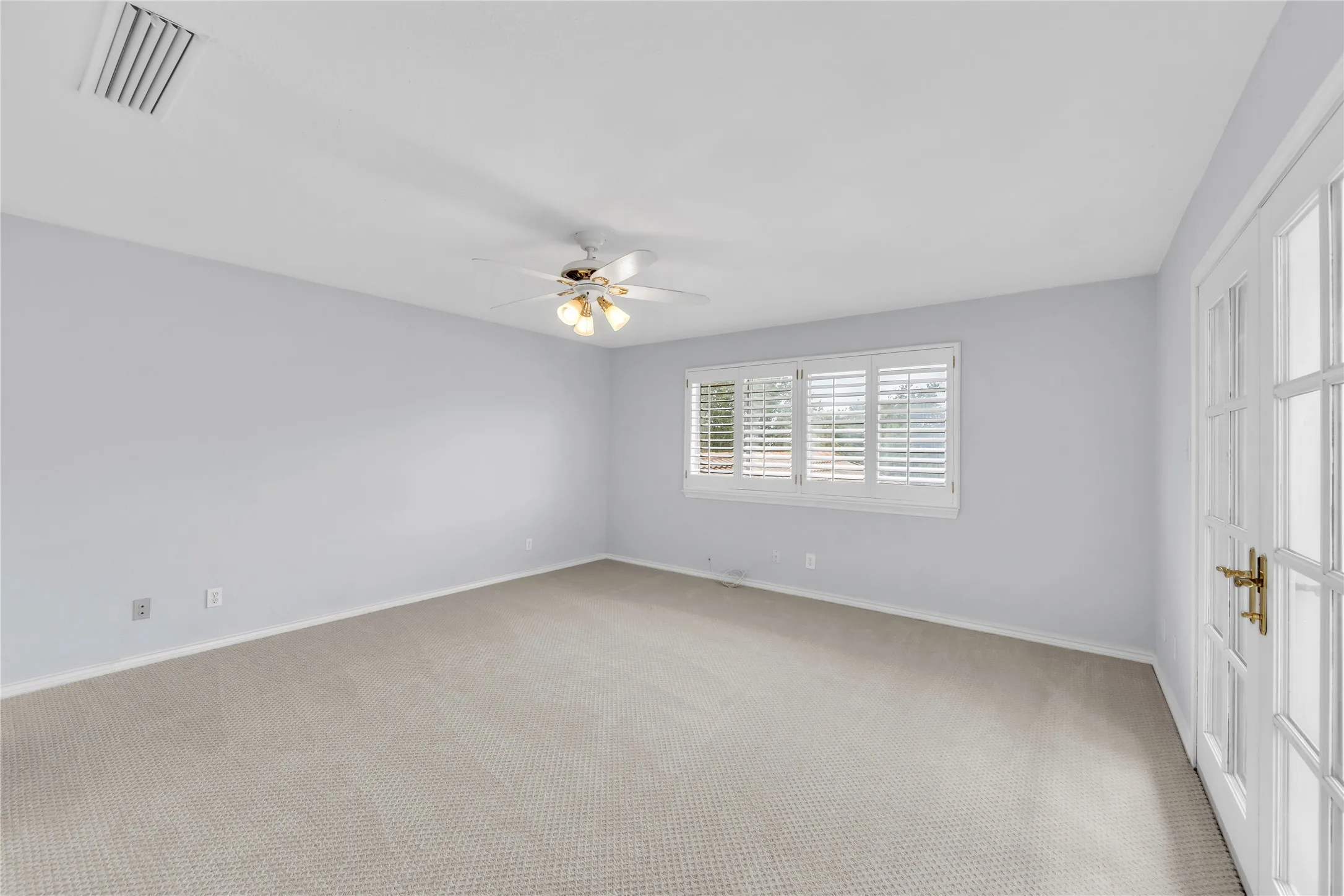 Townhouse For Rent in Rockwall County , 3109 Lakeside Drive, Rockwall, Texas 75087, 2 Bedroom, 2 Bathroom, 1 Garage spaces, 1,780 Sqft, built in 1976, mls#21350752, Real Estate Agent in Rockwall, Homes For Rent in Rockwall county, Homes For Rent in Rockwall, Realtor in Rockwall Texas, Real Estate Brokerage Independent Realty Texas, Luminita Cordes Realtor