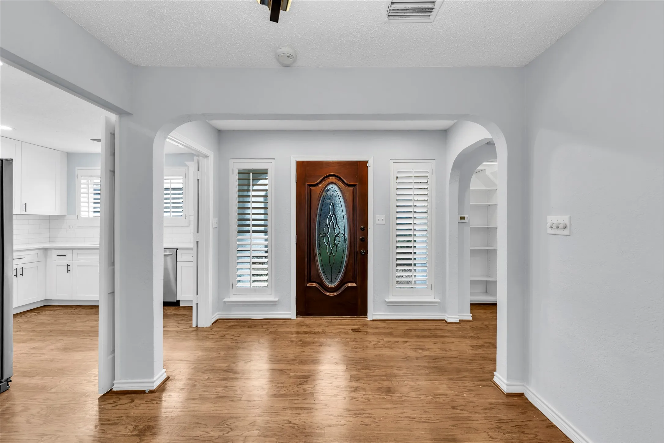 Townhouse For Rent in Rockwall County , 3109 Lakeside Drive, Rockwall, Texas 75087, 2 Bedroom, 2 Bathroom, 1 Garage spaces, 1,780 Sqft, built in 1976, mls#21350752, Real Estate Agent in Rockwall, Homes For Rent in Rockwall county, Homes For Rent in Rockwall, Realtor in Rockwall Texas, Real Estate Brokerage Independent Realty Texas, Luminita Cordes Realtor